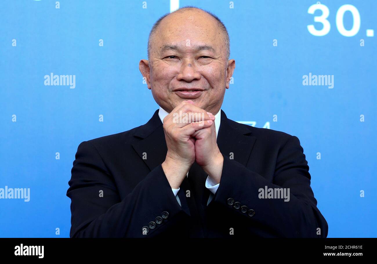 REFILE - TIPPFEHLER IM FILMNAMEN KORRIGIEREN: Regisseur John Woo posiert während einer Fotoaufnahme für den Film 'Zhuibu (Manhunt)' beim 74. Filmfestival in Venedig, Italien, 8. September 2017. REUTERS/Alessandro Bianchi Stockfoto