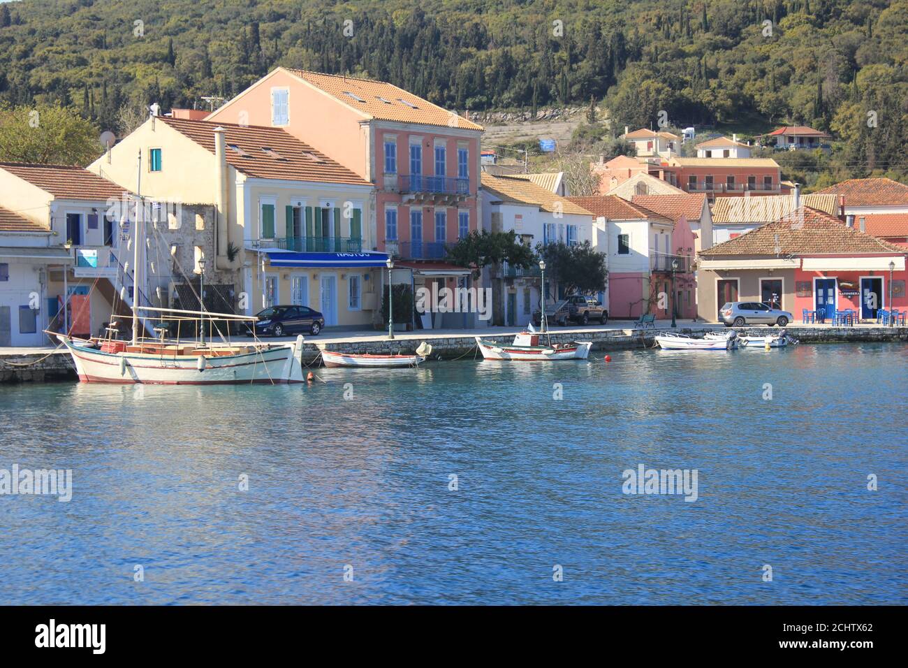 Eines der charmantesten Dörfer in Europa, Fiscardo Dorf in Kefalonia Insel, Griechenland Stockfoto