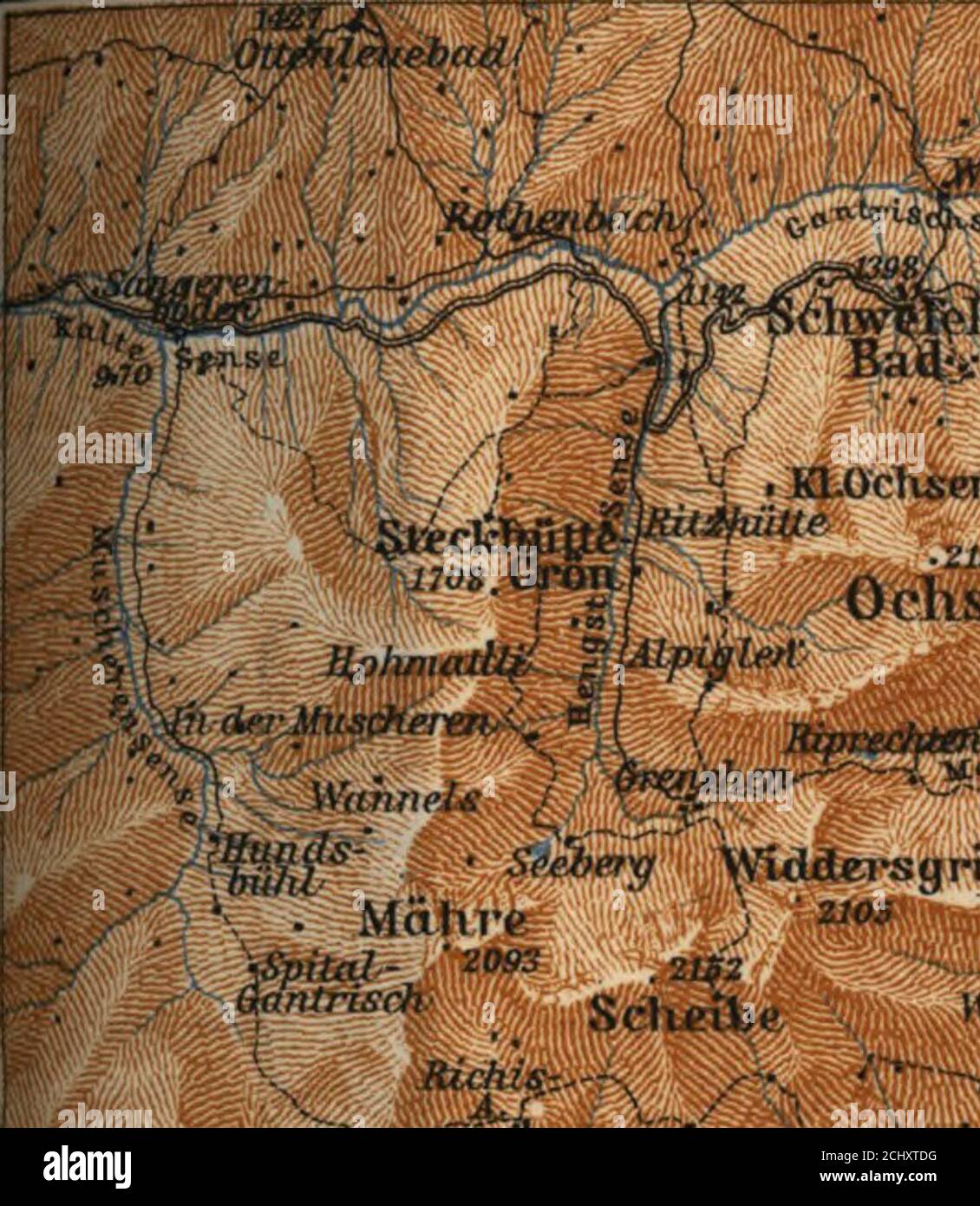 . Schweiz: Und die angrenzenden Teile von Italien, Savoyen und Tirol : Handbuch für Reisende . le,jetzt eine Schule und öffentliche Ämter. Die Kirche wird bereits 533 in Urkunden erwähnt. Besteigung des Niesen von Wimmis. Die Route (zunächst ein schmaler Karren-Weg) steigt auf der S. Seite der Burgfluh an. Nach 35 Min. Kreuzt er den Staldenbach; 3 Min. Später, durch ein Tor, ist ein Fingerpfosten, der den Reitweg nach links zeigt (Niesen 33/« Std.), der in Zickzacks durch Weiden und Wald steigt, vorbei an der Hütte auf dem Bergli (rfmts.). Bei den (2 Std.)Chalets von Unterstalden (494(7) der Weg cr Stockfoto