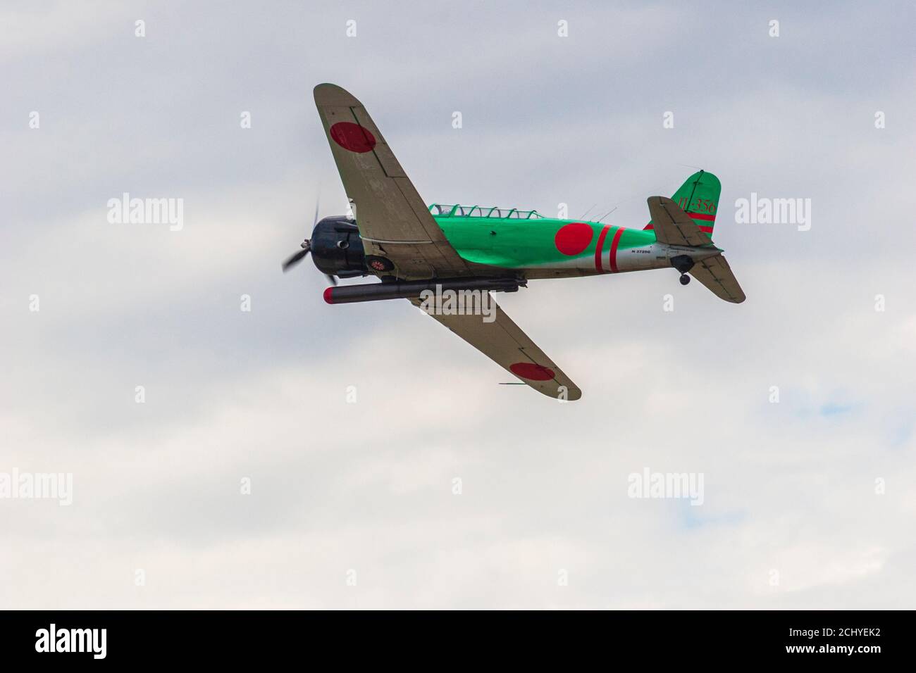 Festaufführung der Nachstellung der Luftwaffe im Zweiten Weltkrieg auf der Wings over Houston Air Show, Houston, Texas. Stockfoto