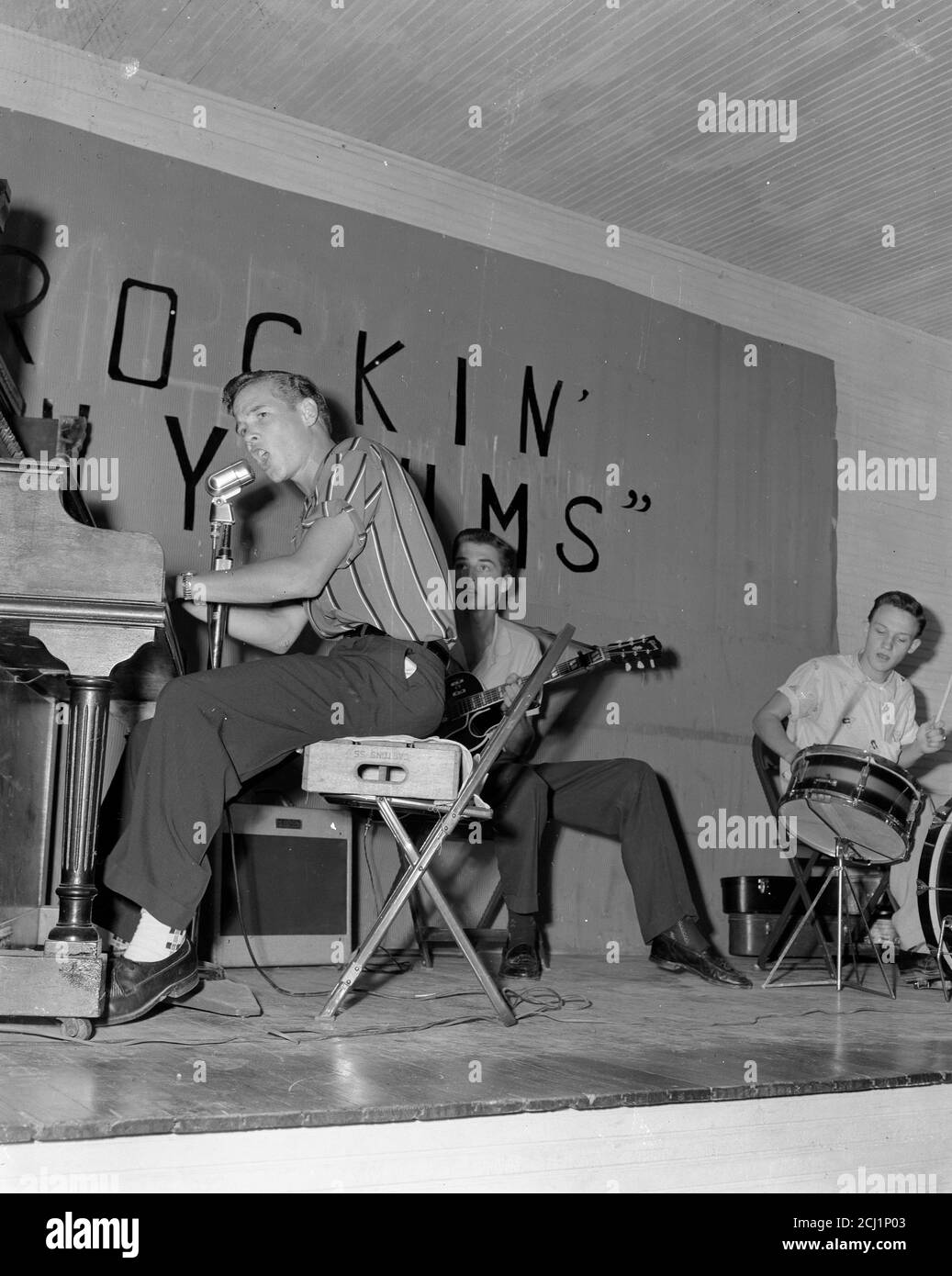 Jimmy Dye am Klavier, Gene Acre am Schlagzeug, Pat Miller an der Gitarre, spielte in der Seed Tick Rd Church, Band wurde die ' Rockin' Rythyms' 1956 genannt Stockfoto