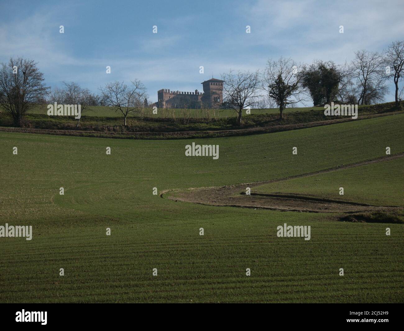 Eine schöne Aufnahme des Parks in der Nähe der Gabiano Schloss in Italien Stockfoto