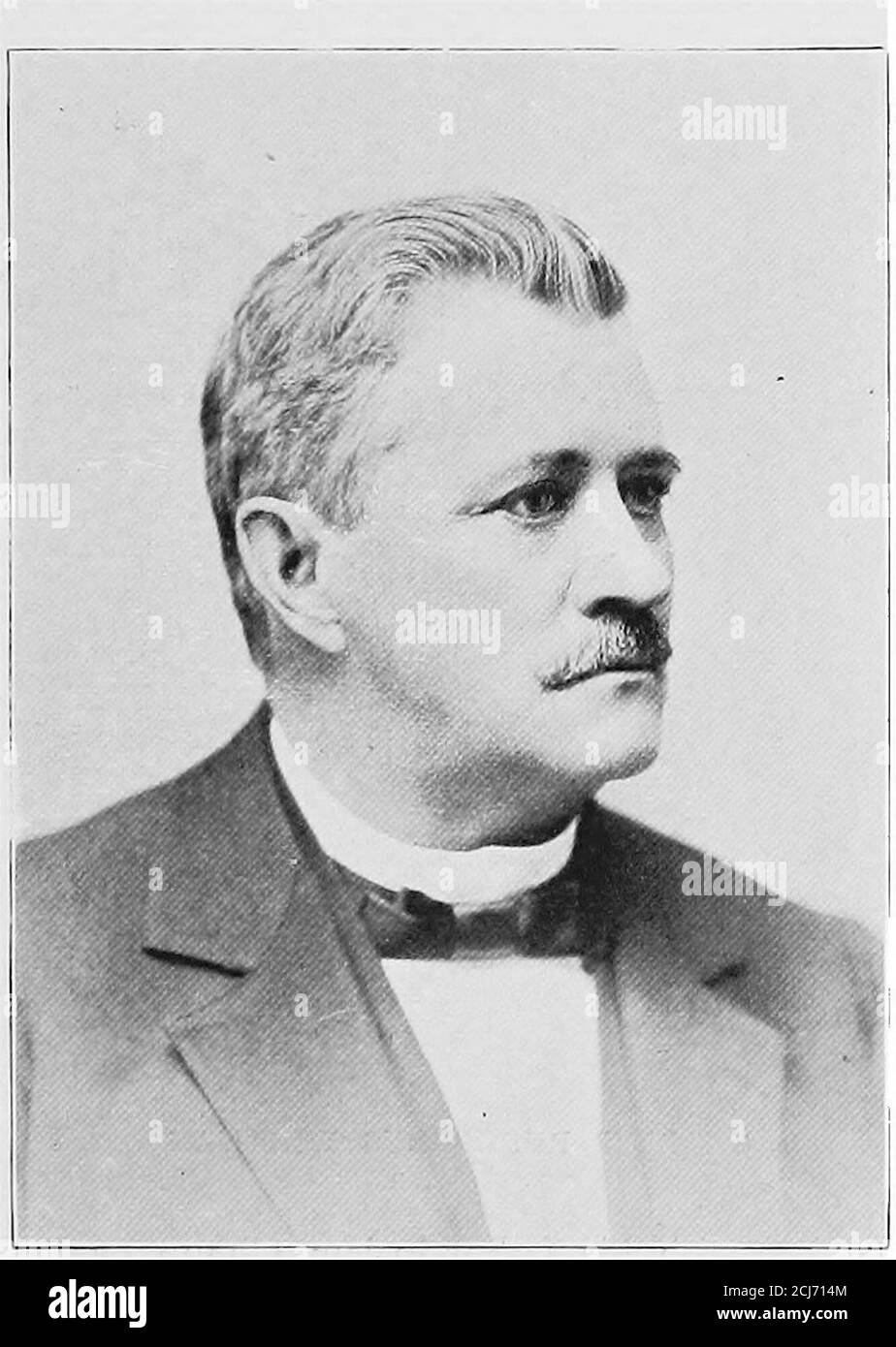 . Geschichte der University of Michigan . iLaster of Arts. Am 19. Januar 1883 wurde er zum Re-Gent der Universität anstelle von Byron M. Cut-Cheon zurückgetreten, und diente aus dem Begriff, Ruhestand am Ende dieses Jahres. Am 22. November 1854 wurde er mit Lucy A. Whittelsey verheiratet, einer linearen REGENTS BT WAHL 20I Nachkomme des Reverend John Cotton. Theyhad drei Kinder : Maria VVhittelsey ; Mark (A.B.1879, LL.B. 1882), jetzt ein Anwalt bei GrandRapids; und Lucy, die in der Kindheit starb. Er verdied am 6. Januar 1894 in Grand Rapids. ARTHUR MERRILL CLARK wurde Bornat Landaff, New Hampshire, 4. August 1 Stockfoto