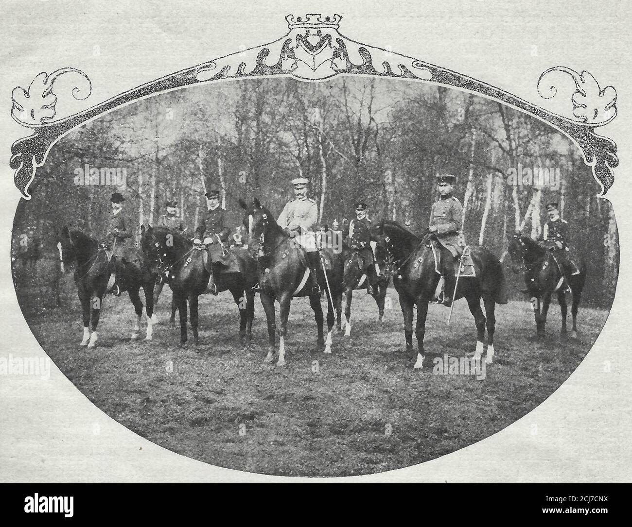 Kaiser Wilhelm reitet mit drei seiner Söhne und seiner Suite. Prinz Joachim, Prinz Adalbert, der Kaiser, Prinz William Eitel-Frederick, um 1905 Stockfoto