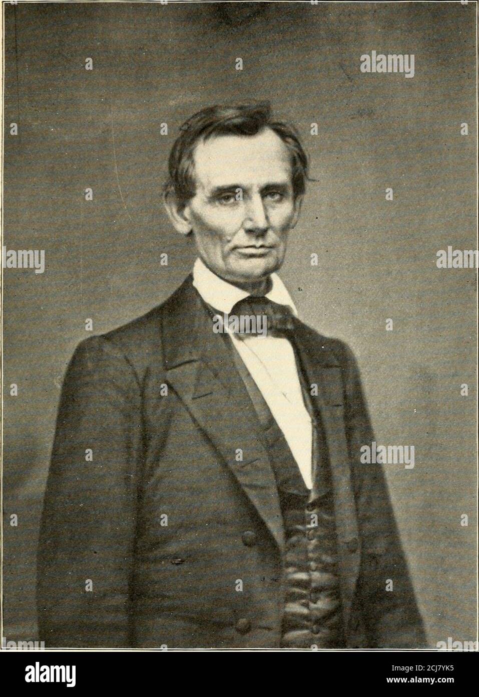 . Das Leben von Abraham Lincoln : Aus Originalquellen gezogen und mit vielen Reden, Briefen und Telegrammen bisher unveröffentlicht, und illustriert mit vielen Reproduktionen von Originalgemälden, Fotografien, etc. . nteresting Punkt über die Columbus-Adresse ist Thatin es scheint der Keim der Cooper Institute Rede geliefert fünf Monate später in New York City. Lincoln machte in Ohio durch seine Reden einen so tiefen Eindruck, dass das Republikanische Komitee des Staates per-Mission bat, sie zusammen mit den Lincoln-DouglasDebates als Wahlkampfdokumente in der Präsidentschaftswahl der nex zu veröffentlichen Stockfoto