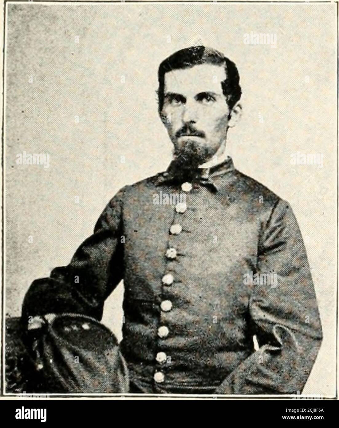 . Geschichte der achtzehnten New Hampshire Volunteers, 1864-5 . 04^ ** w ^^s^ .JNF^ ^■V^-. jf^ ^ ) ^■P^^s^^^ PRINCIPAL MUSICIAN N, W. GOVECORP. GEO. S SMITH, FIRMA D CORP FRANKLIN P. WOODS. FIRMA DHENRY C. LOVEJOY, FIRMA E CORP. 01 HALLE, FIRMA H nach Muster heraus 75 junge Männer, die in ihm gedient hatten, daß Zufriedenheit mit lebensin New Hampshire war so allgemein mit ihnen, wie es mit den durchschnittlichen Männern ihres Alters war, die nicht dem Einfluß des militärischen Lebens und des Abenteuers unterworfen worden waren. Der Registerof New Hampshire Soldaten und Matrosen (veröffentlicht in 1895) Aufzeichnungen der Wohnsitz, oder Decaase, in New Stockfoto