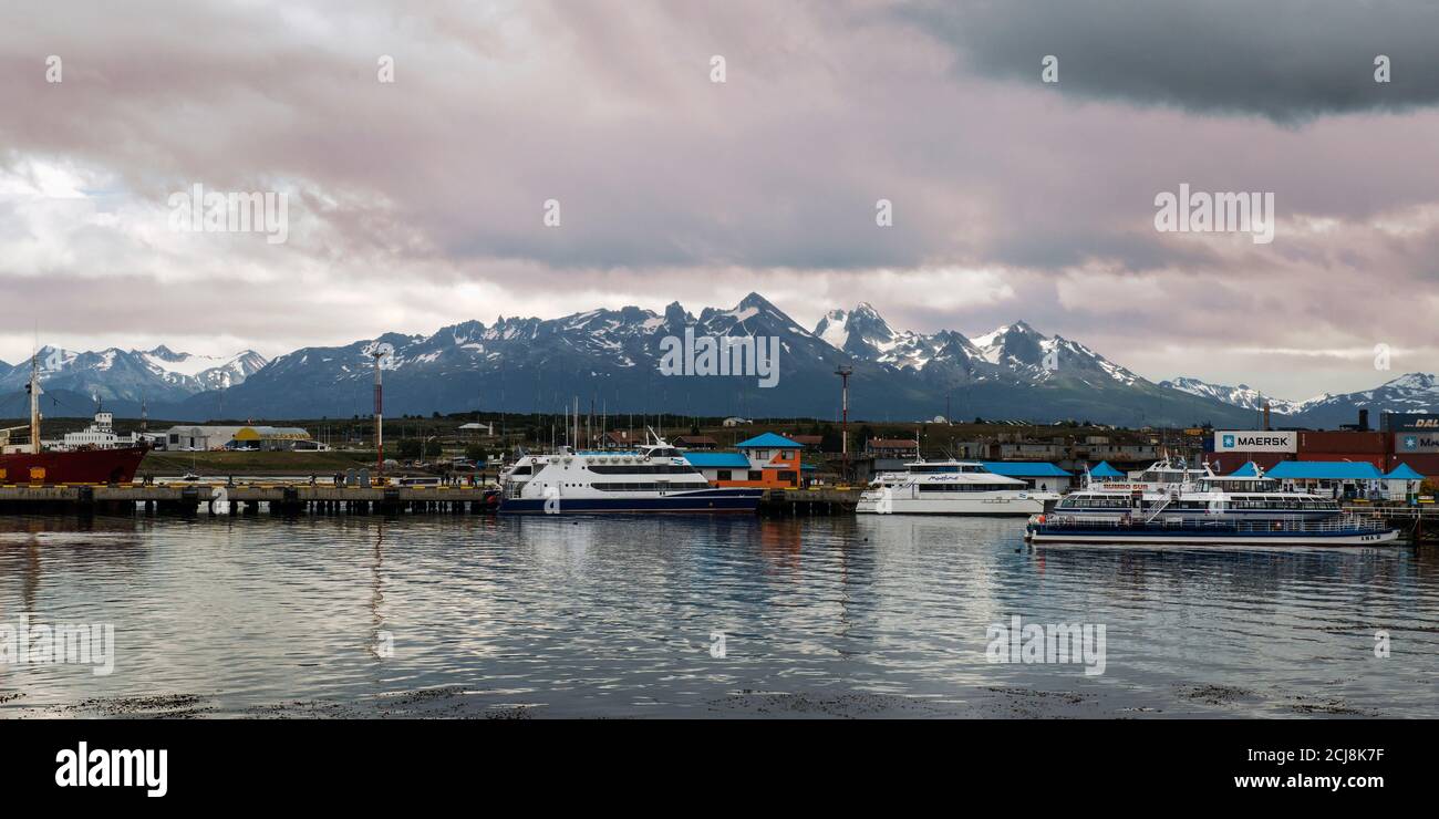 Der Hafen von Ushuaia ist der weltweit wichtigste Ausgangshafen für touristische und wissenschaftliche Expeditionen zur Antarktischen Halbinsel, Argentinien und Südamerika Stockfoto