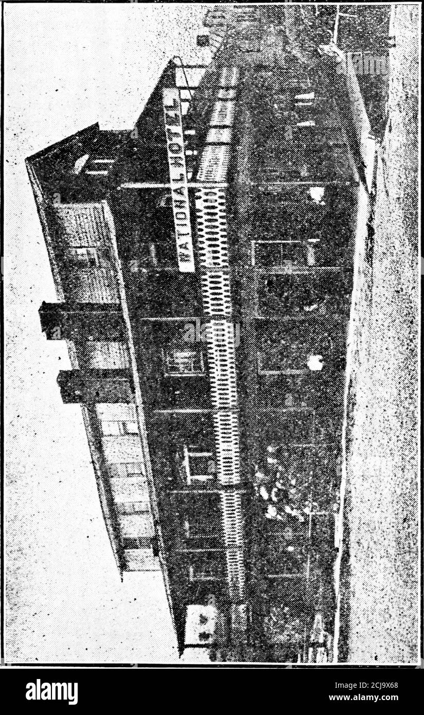 . Elwoods Geschichten von der alten Ringgold-Kavallerie, 1847-1865 [elektronische Ressource]: Die erste dreijährige Kavallerie des Bürgerkrieges : mit Einführung durch den Rev. H.H. Ryland . uns ein sehr herzlicher Empfang. Er trug zwei hölzerne Eimer und einen großen Kürbis. Botheimer wurden mit Whisky gefüllt. TE bat Kapitän Keysto, ihm zu erlauben, seine Männer zu behandeln. Er sagte, er sei verzagen, in den Krieg zu gehen, aber er würde das nächste Beste tun, diejenigen behandeln, die gingen. Kapitän Keys hielt seine Gesellschaft und Herr Maple begann Ausgabe Rationen durch den Kürbis voll, sagen, dass er nicht gehen, um eine davon zurück ins Haus zu nehmen. S Stockfoto
