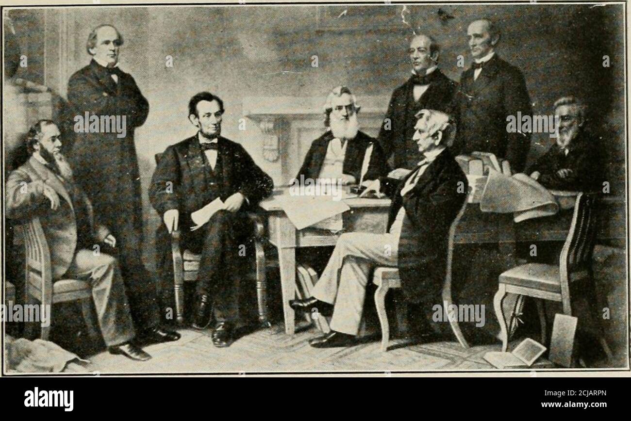 . Die "Aktivitäten" der Lincoln Association of Jersey City; ein Souvenir des Abendessens im Carteret Club zum Gedenken an den hundertzehnten Jahrestag der Geburt von Abraham Lincoln. John Milton Holmes. Lincoln liest die Emanzipation Proklamation an sein Kabinett (das Original dieses Bildes hing in der Tabernakel für viele Jahre) nach Jersey City. Er predigte eine Predigt am Sonntagabend nach der Baltimore-Affäre, die die Stadt in ihre Tiefen gerührt, und es war givendie sehr ungewöhnliche Aufmerksamkeit der Veröffentlichung in vollem Umfang in der Courierand Advertiser auf Antrag der Hörer, die Elec waren Stockfoto