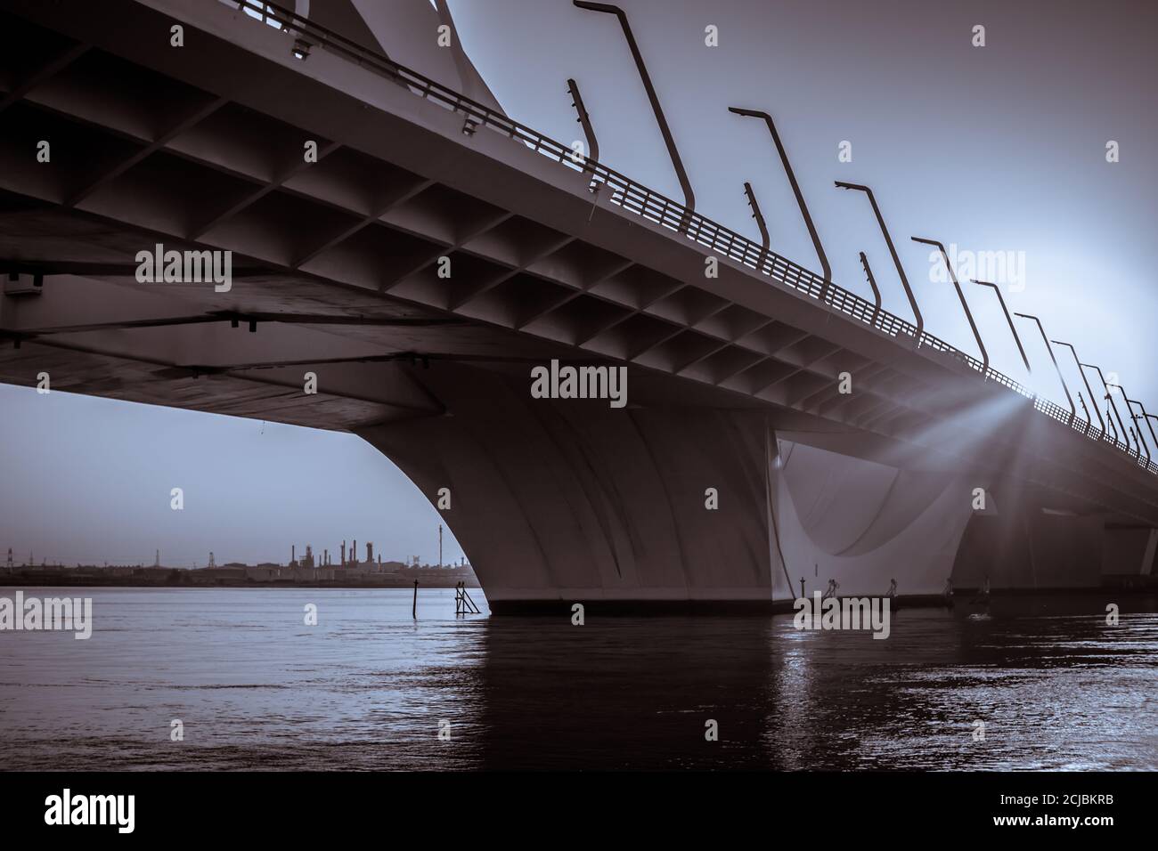 Scheich Zayed Brücke am Morgen, Abu Dhabi, Naher Osten, Vereinigte Arabische Emirate. Stockfoto