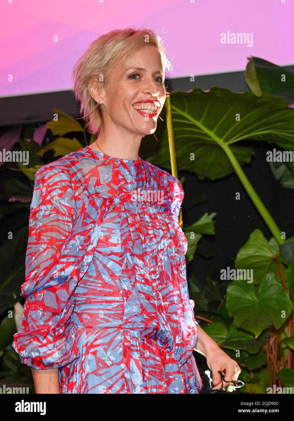 Berlin, Deutschland. September 2020. Katja Eichinger kommt zur Verleihung des First Steps Awards, des Deutschen Preises für junge Filmemacher. Quelle: Jens Kalaene/dpa-Zentralbild/dpa/Alamy Live News Stockfoto