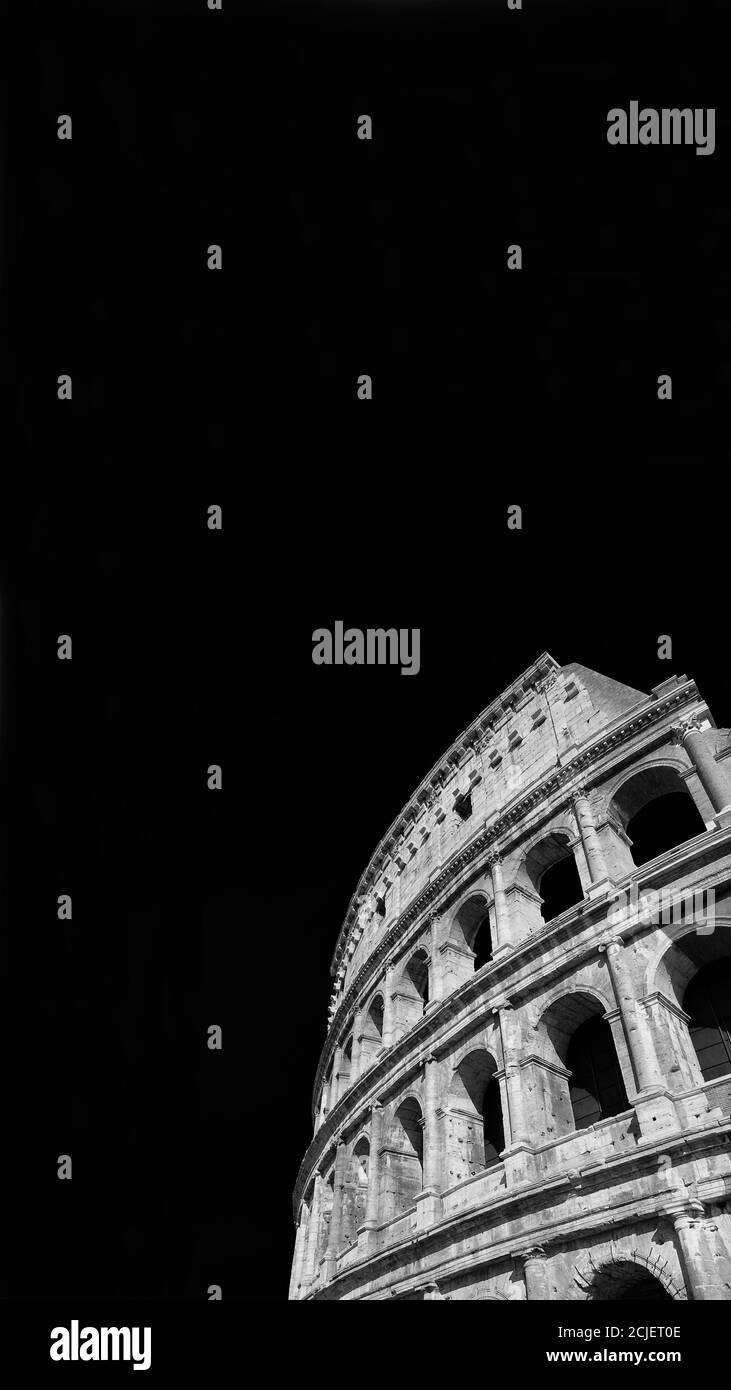 Das antike Rom, das Kolosseum, das berühmteste und ikonischste Denkmal der Stadt (Schwarz-Weiß mit Kopierraum) Stockfoto
