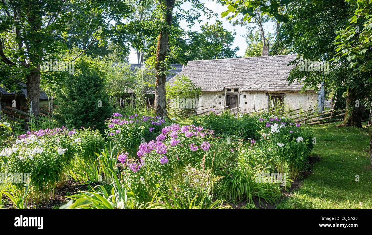 Hiiumaa Freilichtmuseum Bauernhof Mihkli, Estland. Die meisten Gebäude stammen aus der Mitte des 18. Jahrhunderts. Einer der am besten erhaltenen Bauernhöfe. Stockfoto