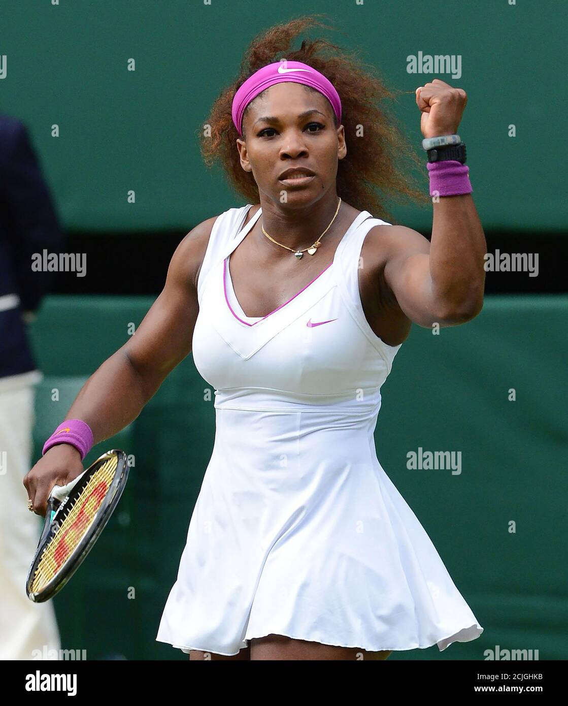 Serena Williams auf dem Weg zum Sieg im Ladies Finale. Wimbledon Tennis Championships, London, Großbritannien - 30/6/2012 BILDCREDIT : © MARK PAIN Stockfoto