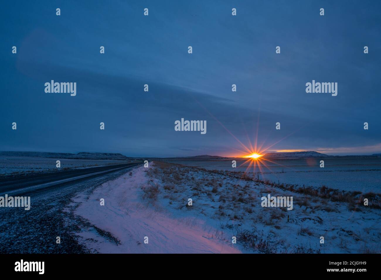Bending Road auf dem Weg nach Selfoss, Island Stockfoto