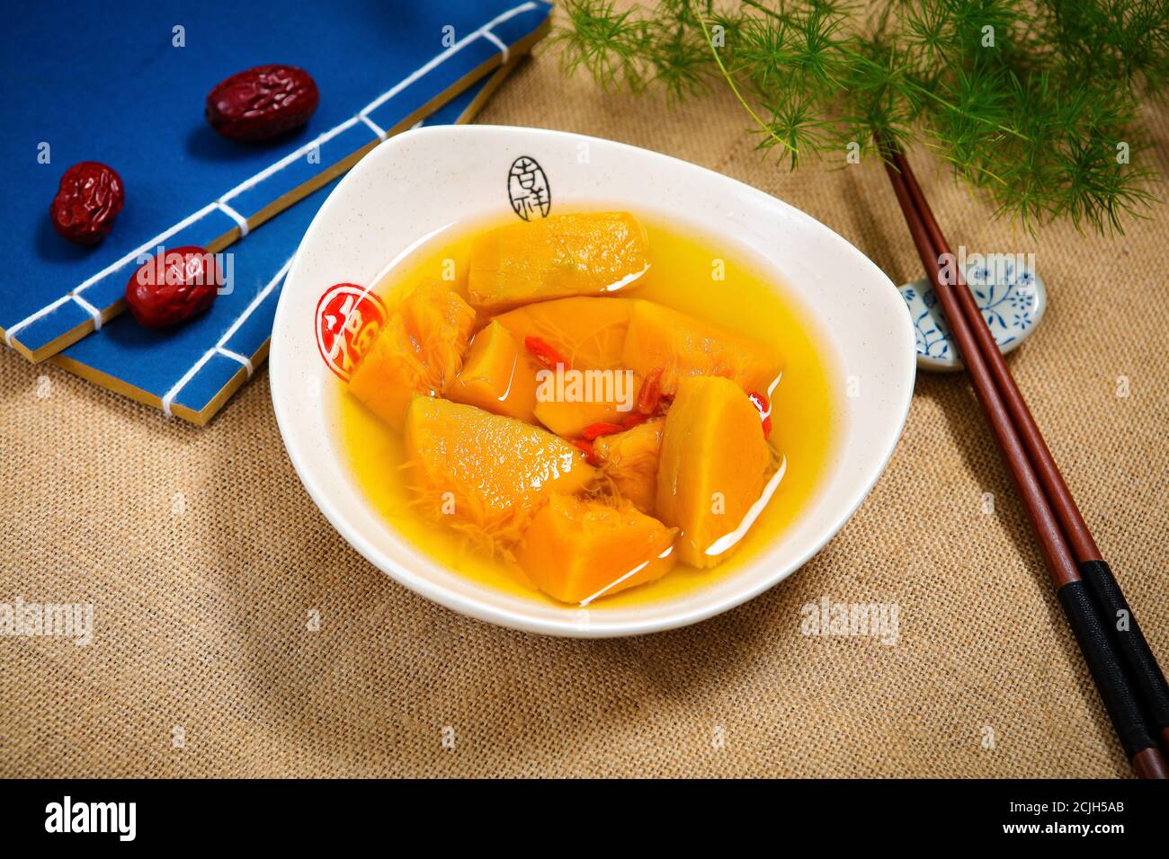 Chinesische Wolfsbeere Kürbissuppe Stockfoto