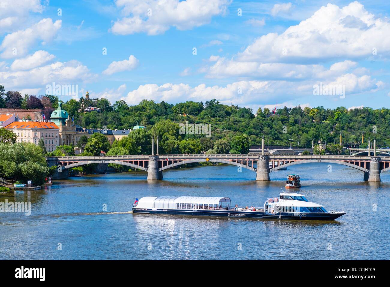 Boote, Fluss Moldau, Prag, Tschechische Republik Stockfoto