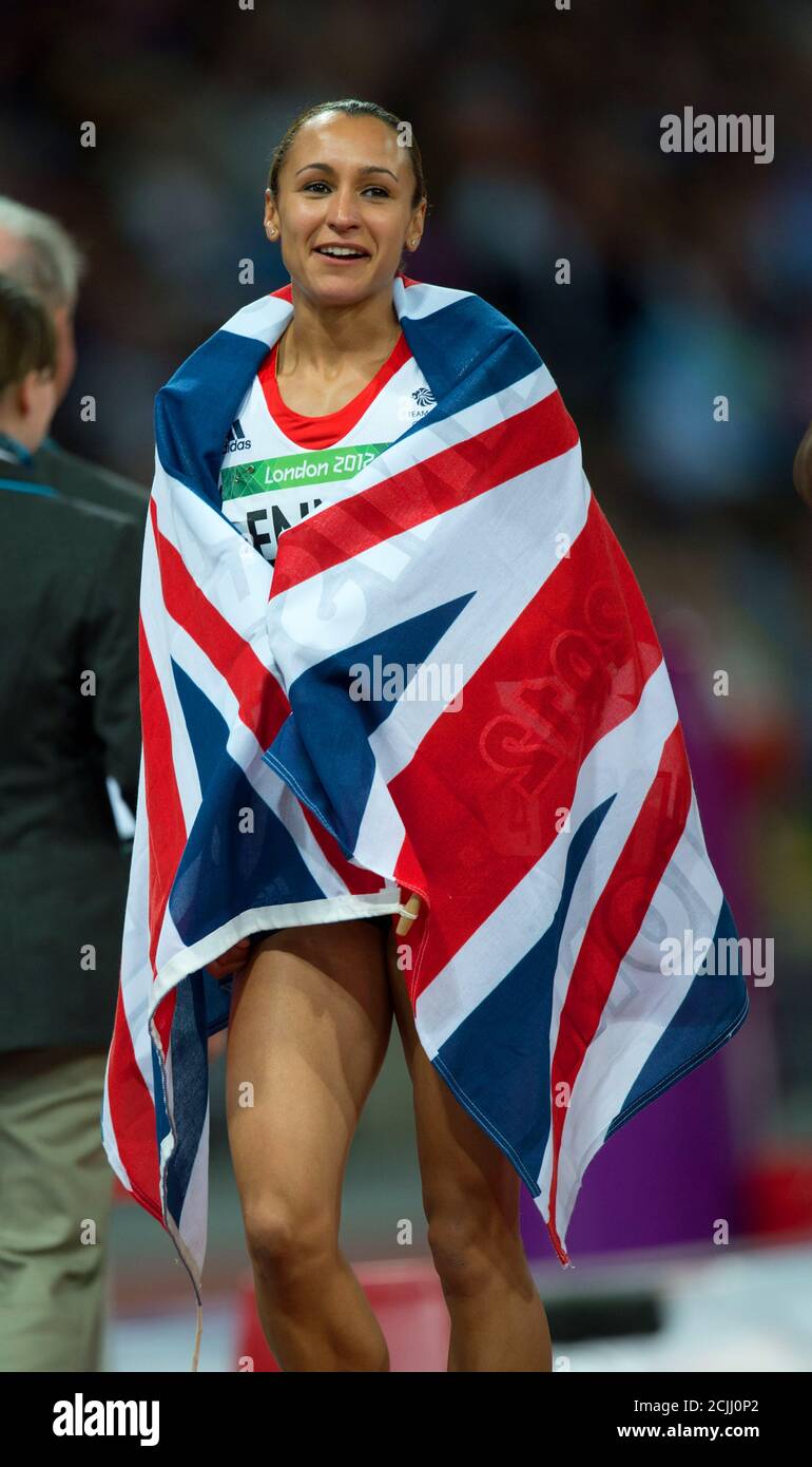 Jessica Ennis aus Großbritannien feiert den Gewinn der Goldmedaille in der Women's Heptathalon 2012 London Olympics Pic Credit : MARK PAIN / ALAMY Stockfoto