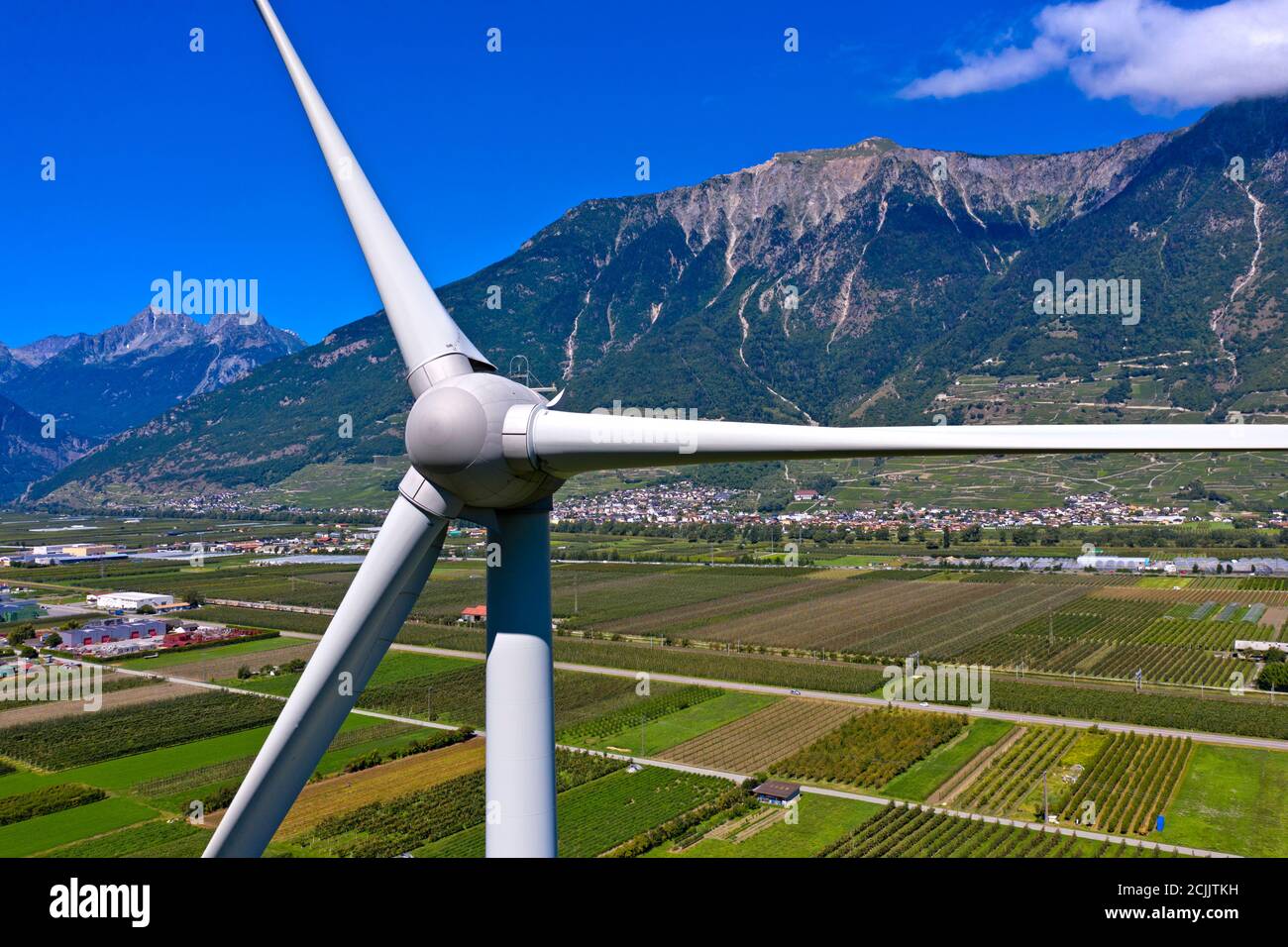 Windpark Adonis im Rhonetal, der grössten Windkraftanlage der Schweiz, Charrat, Wallis, Schweiz Stockfoto