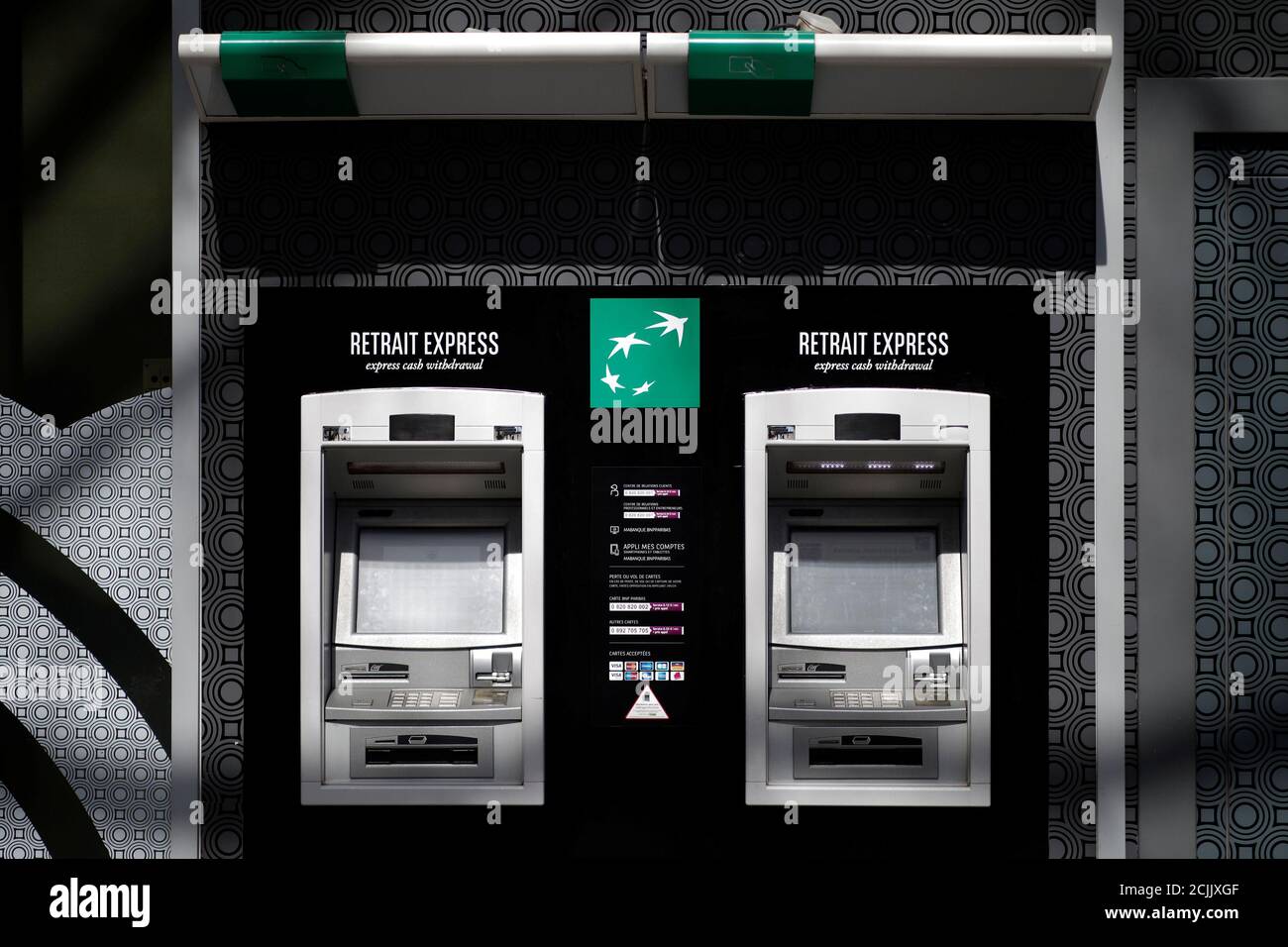 Bnp paribas atm Fotos und Bildmaterial in hoher Auflösung Alamy