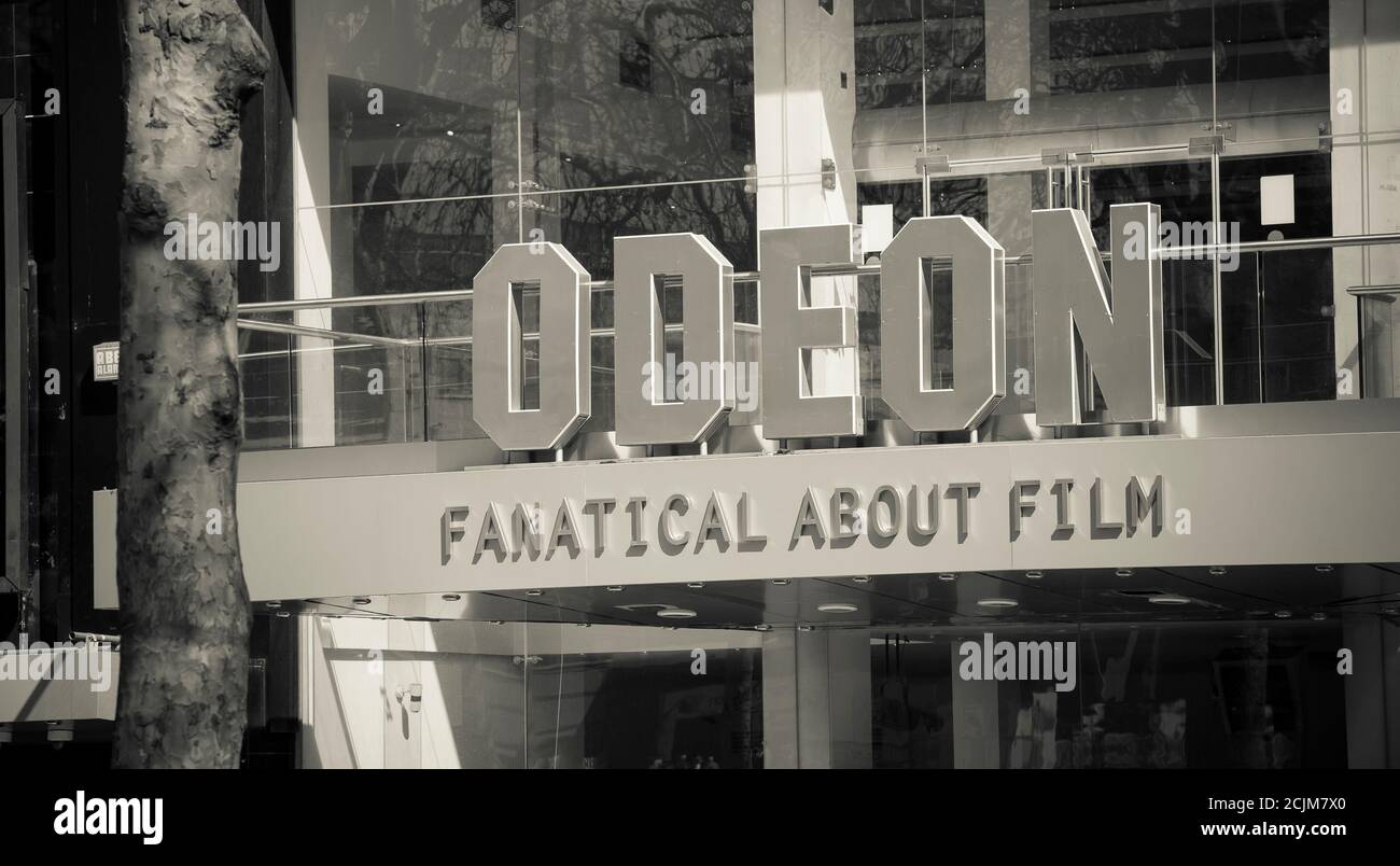 Das Odeon-Kino, Leicester Square, in der City of Westminster, London, England. Stockfoto