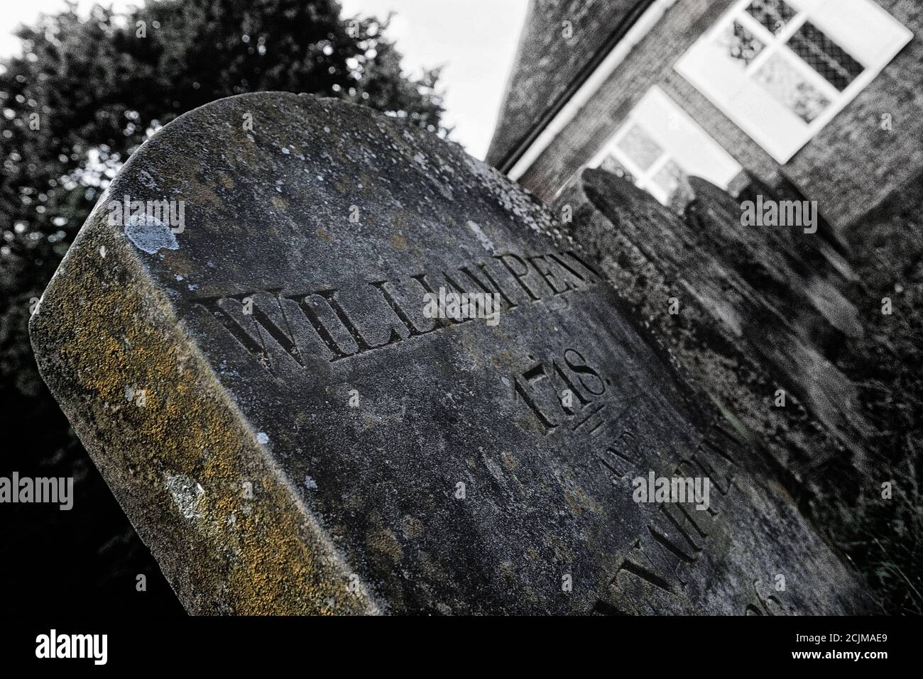 William Penn Grabstein. Grab von William Penn, d. 1718 und seine Frau Hannah, d. 1726. Jordans Meeting House. Am besten bekannt für die Gründung der Pennsylvania Colonys. Seine Überreste liegen in einem bescheidenen Grab in der englischen Landschaft auf dem Old Jordans Cemetery in der Nähe der Quaker-Stadt Jordans in Buckinghamshire, England, Großbritannien. Stockfoto