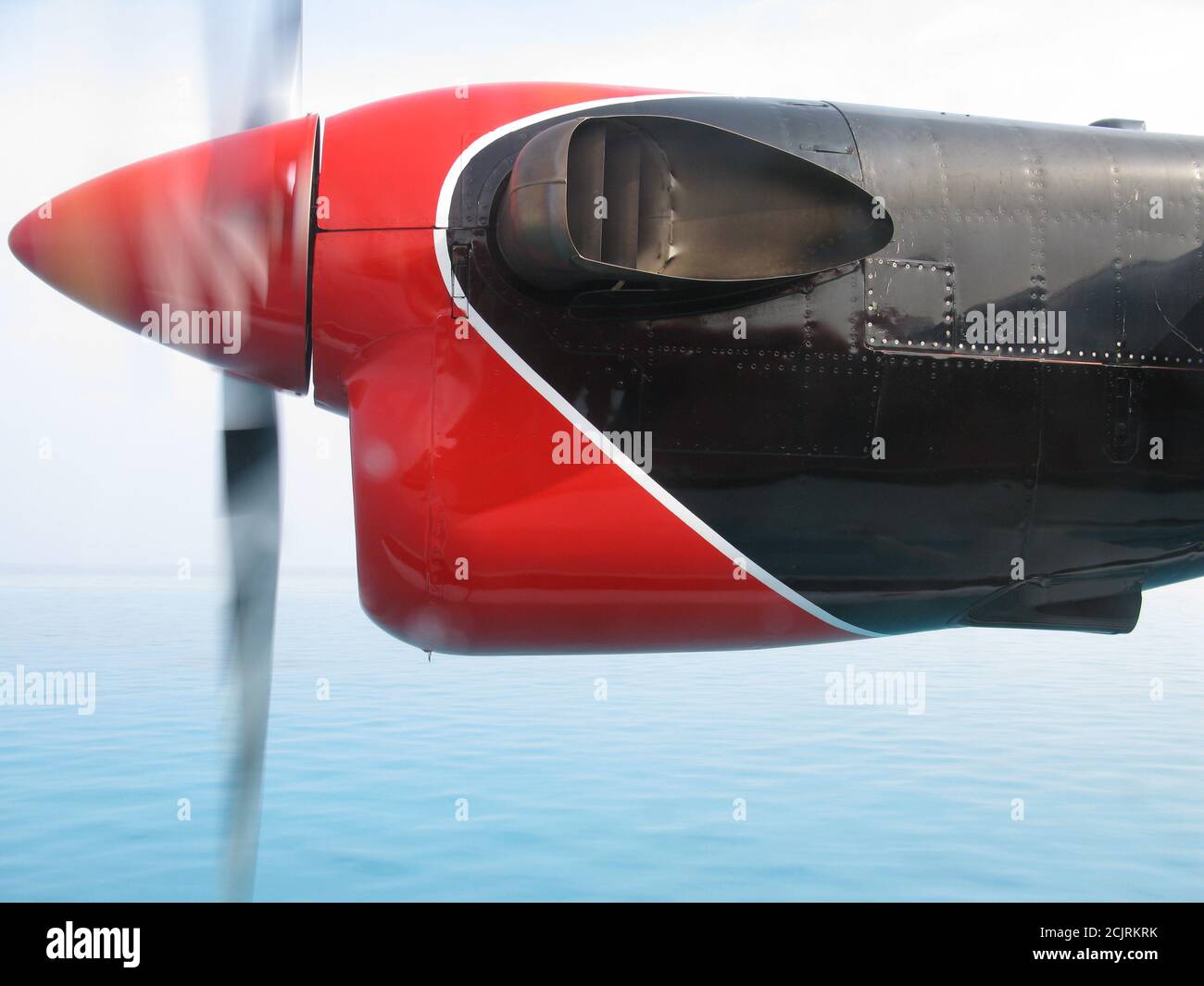 Blick von einem maledivischen Air Taxi Flugzeug, das zwischen Male fliegt Flughafen in den Maldive Inseln und der Ferieninsel Hakuraa Huraa in der Republik der Stockfoto