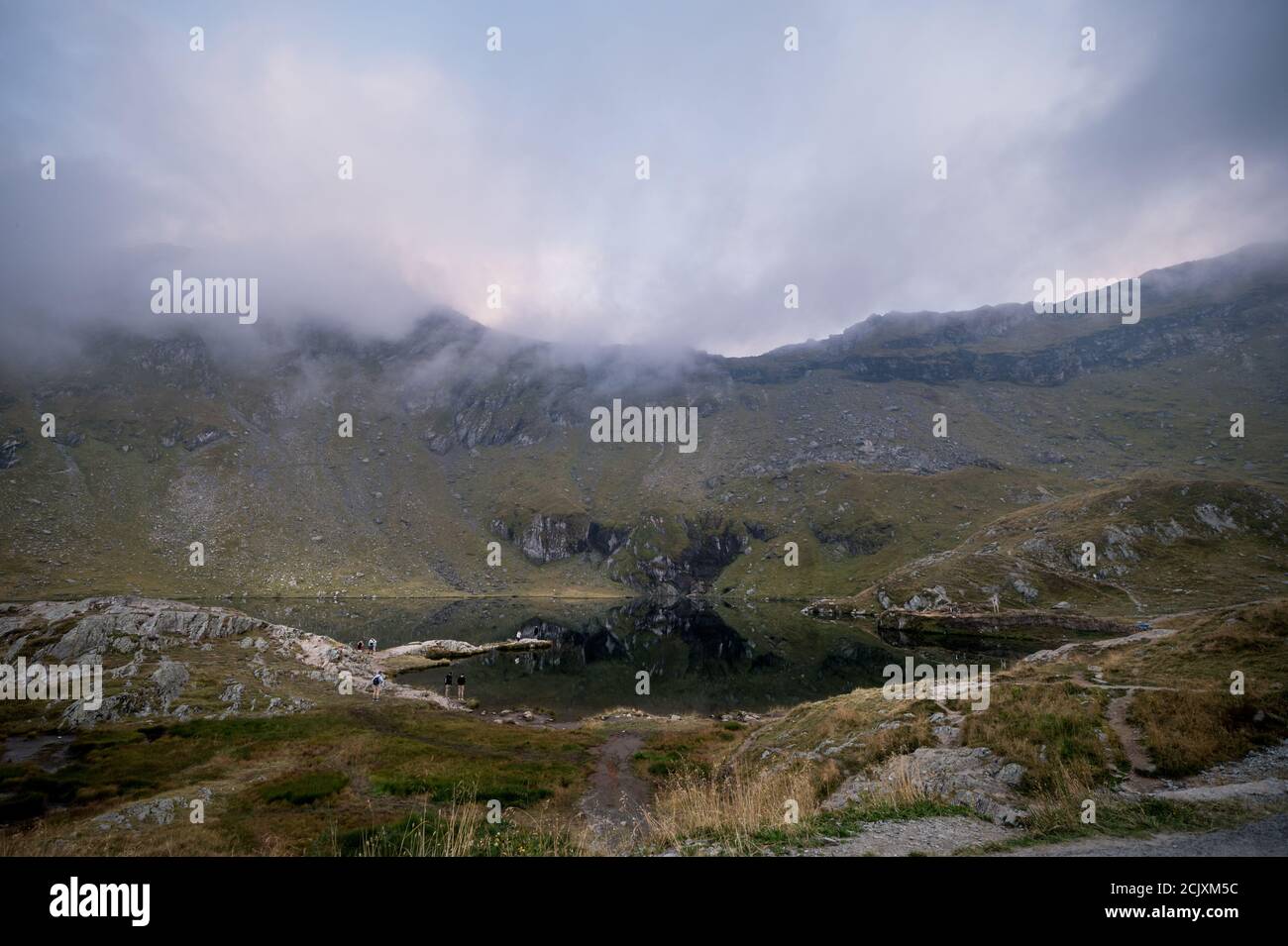 Landschaftsansicht des Balea Gletschersees in der Nähe der Transfagarasan Straße. Lage: Ridge Fagaras, Sibiu County, Rumänien, Europa Stockfoto