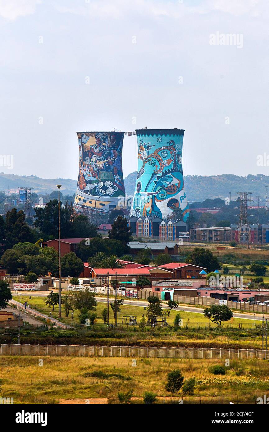 Soweto Towers im Kraftwerk Orlando, Johannesburg, Südafrika Stockfoto