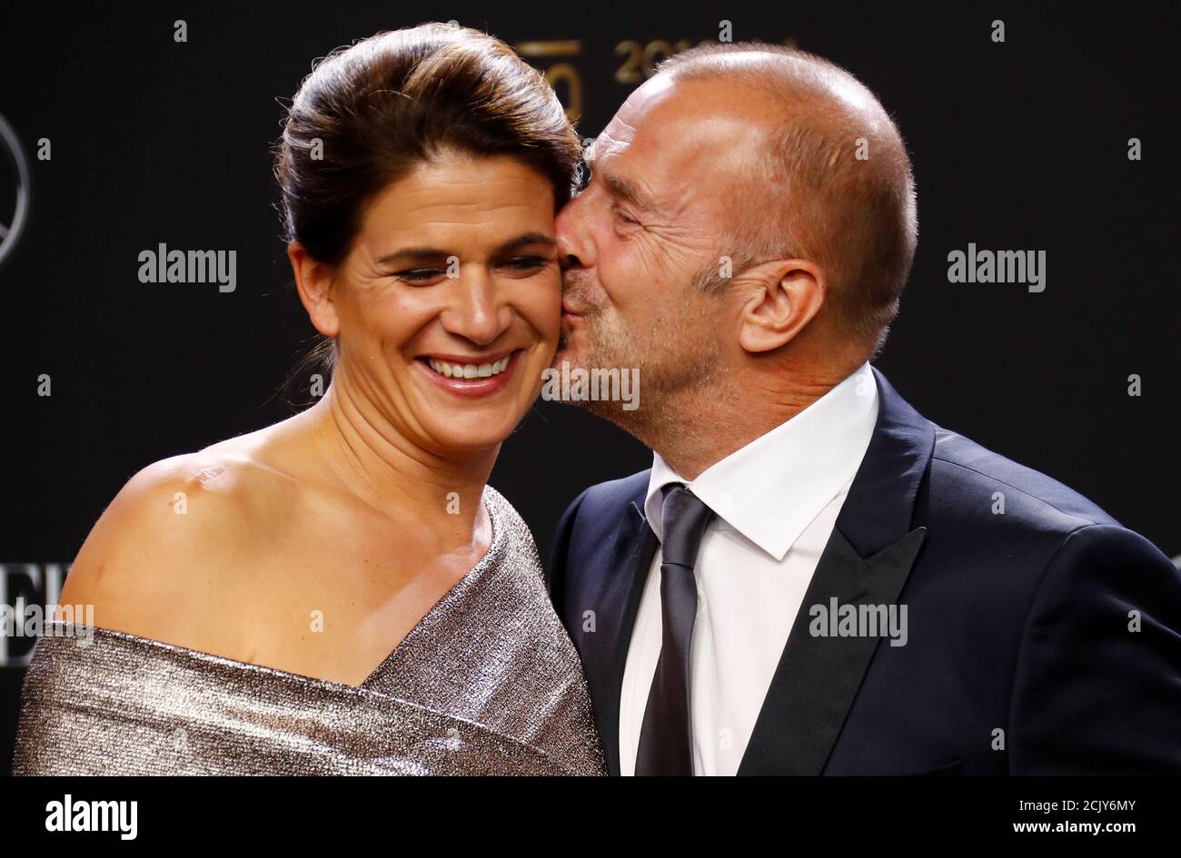 Heino Ferch Und Seine Frau Marie Jeanette Steinle Posieren Auf Dem Roten Teppich Vor Der Bambi 2018 Preisverleihung Am 16 November 2018 In Berlin Reuters Fabrizio Bensch Stockfotografie Alamy