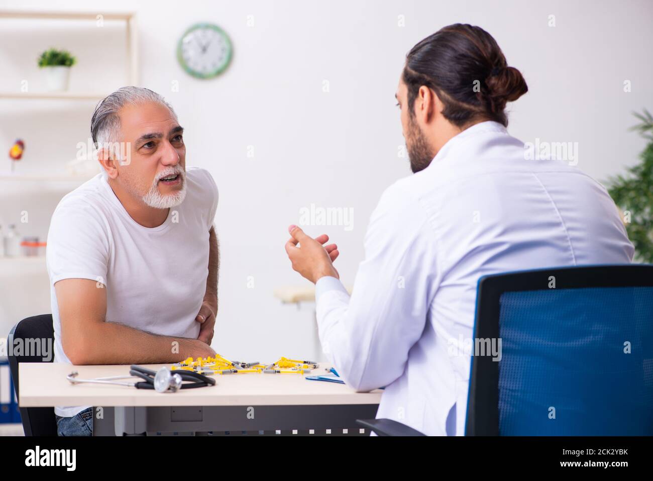 Patient leidet an Diabetes Hausarzt Stockfoto