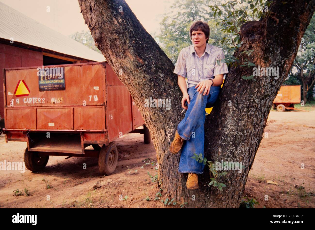 James Earl ' Chip ' Carter, Sohn von Präsident Jimmy und First Lady Rosalynn Carter auf der Farm der Familie in Plains, Georgia im Jahr 1976. Chip Carter war 2020 wieder in den Nachrichten, nachdem er zugegeben hatte, dass er Marihuana mit der Sängerin Willie Nelson auf dem Dach des Weißen Hauses rauchte. Stockfoto