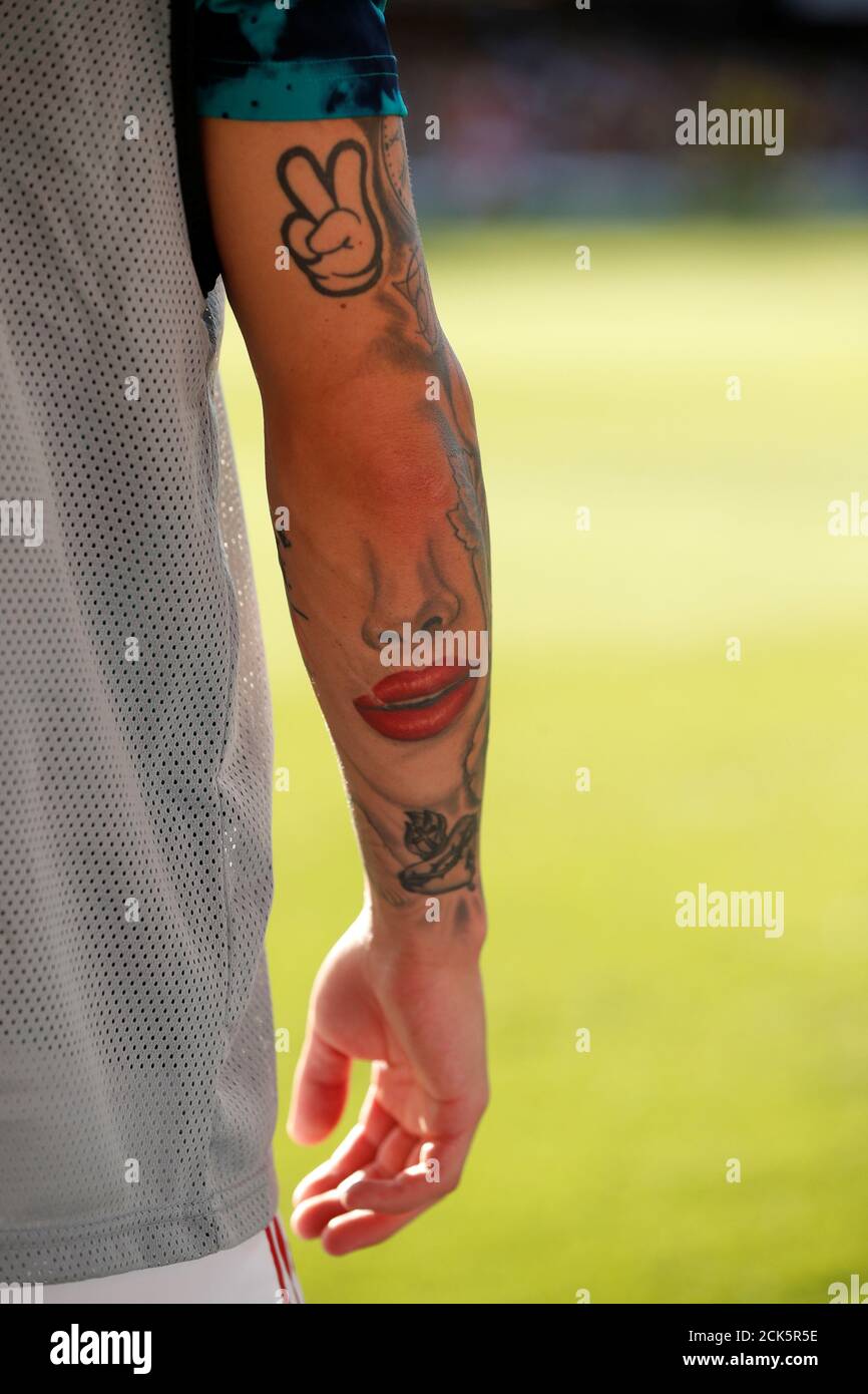 Tattoos Arm Stockfotos Und Bilder Kaufen Seite 3 Alamy