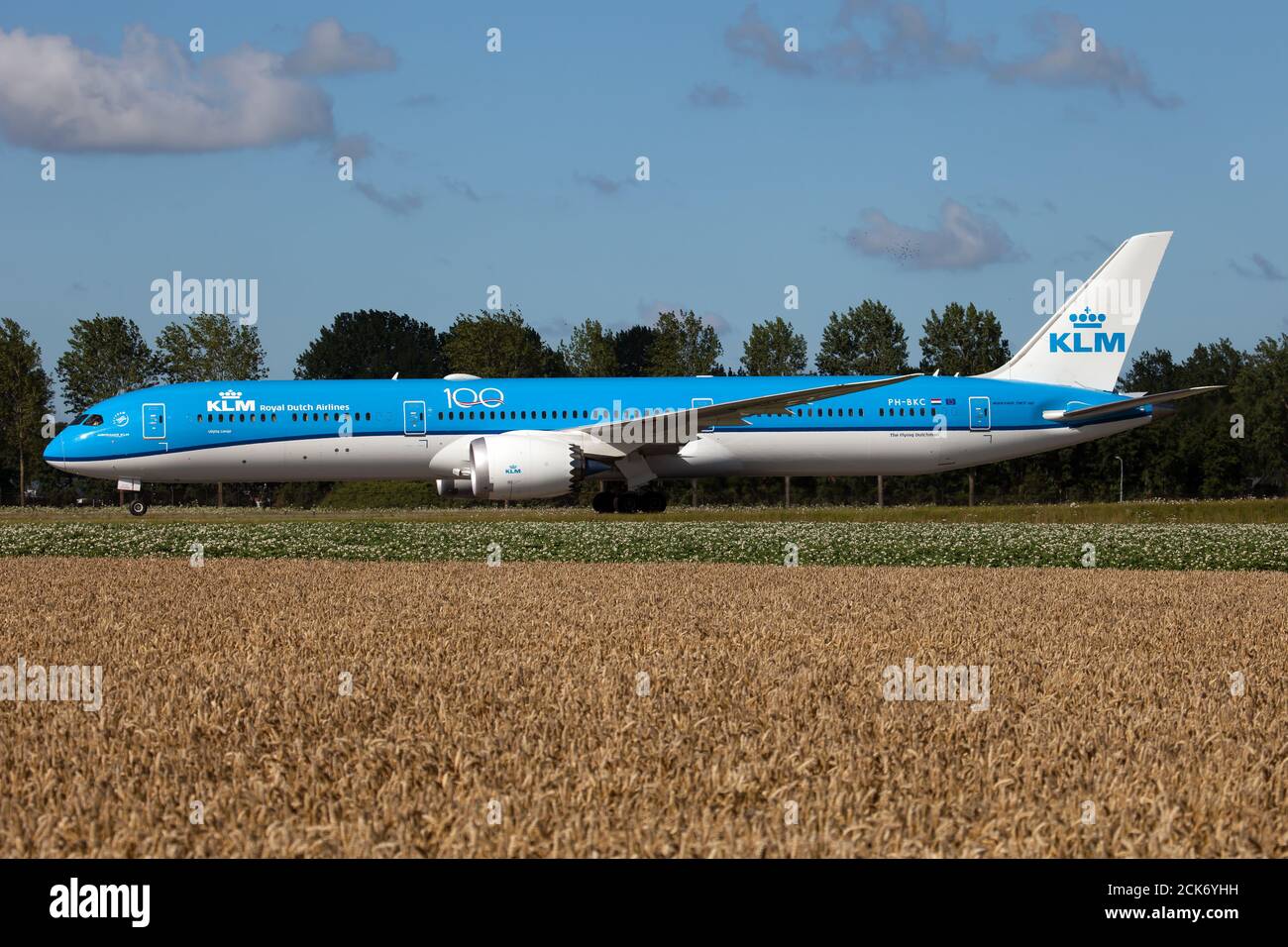 Amsterdam, Niederlande. Juli 2020. Ein KLM Royal Dutch Airlines, Boeing 787-10 dreamliner rollt am Flughafen Amsterdam Schiphol. Kredit: SOPA Images Limited/Alamy Live Nachrichten Stockfoto
