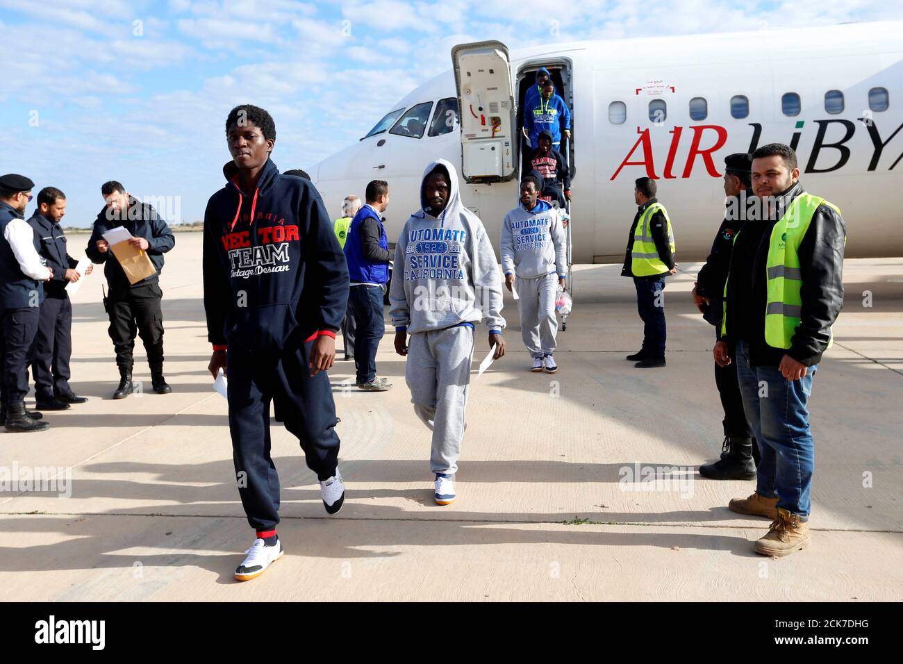 Ein Flugzeug Verlassen Stockfotos Und Bilder Kaufen Alamy