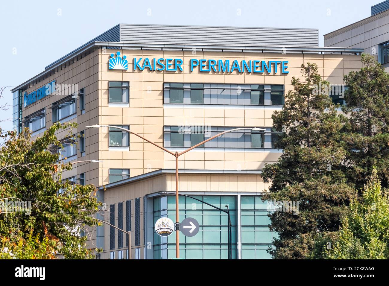 15. September 2020 Redwood City / CA / USA - Kaiser permanente Hospital in San Francisco Bay Area; Kaiser permanente ist ein amerikanischer Integrierter Managed Stockfoto
