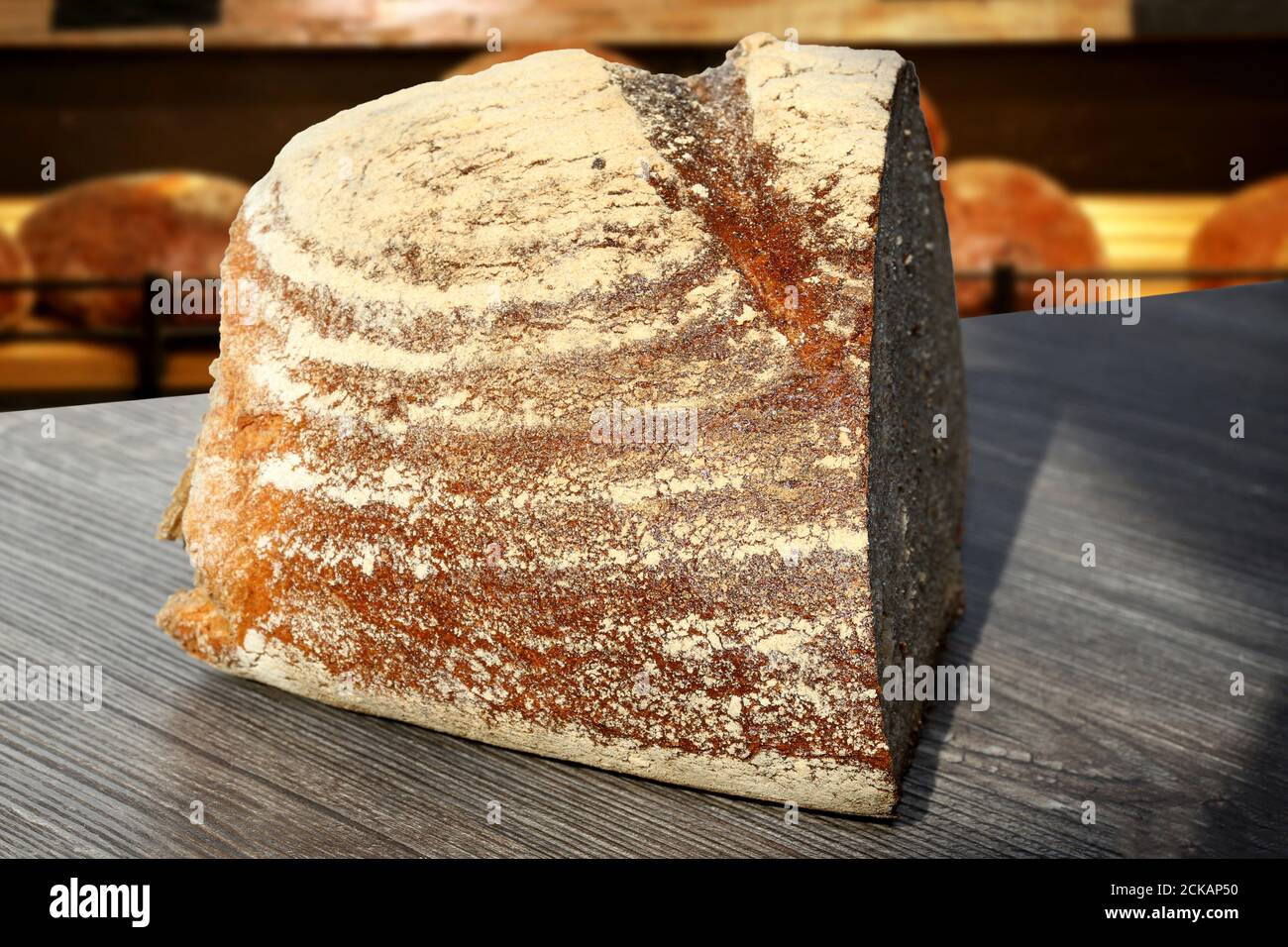 Nahaufnahme eines köstlichen, knusprig geschnittenen Brotes Stockfoto