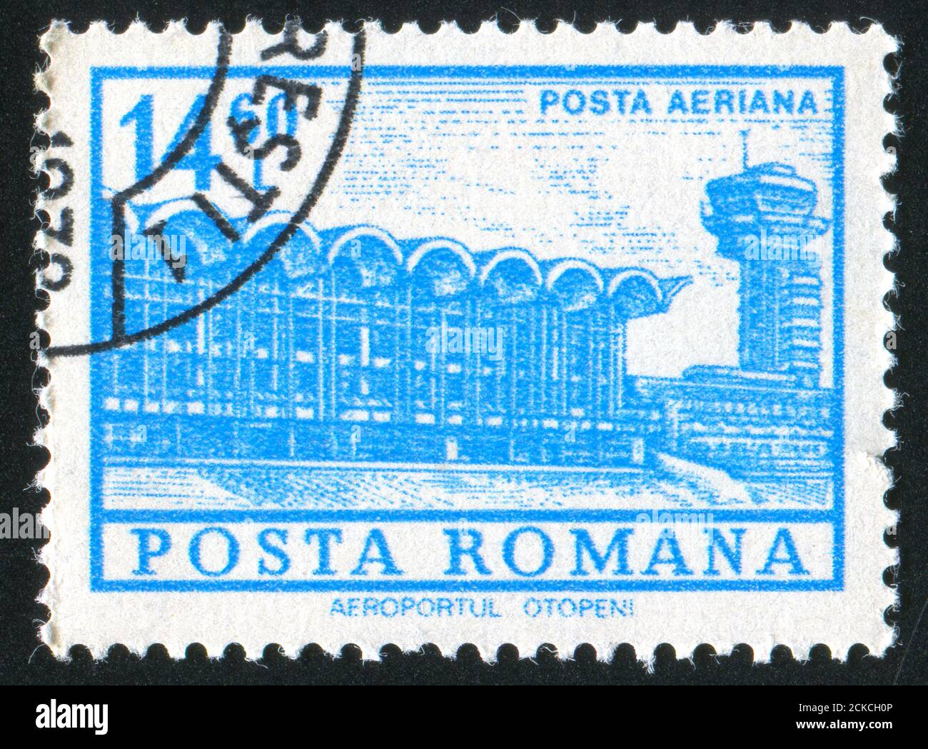 RUMÄNIEN - UM 1972: Briefmarke gedruckt von Rumänien, zeigt Flughafen Otopeni, um 1972 Stockfoto