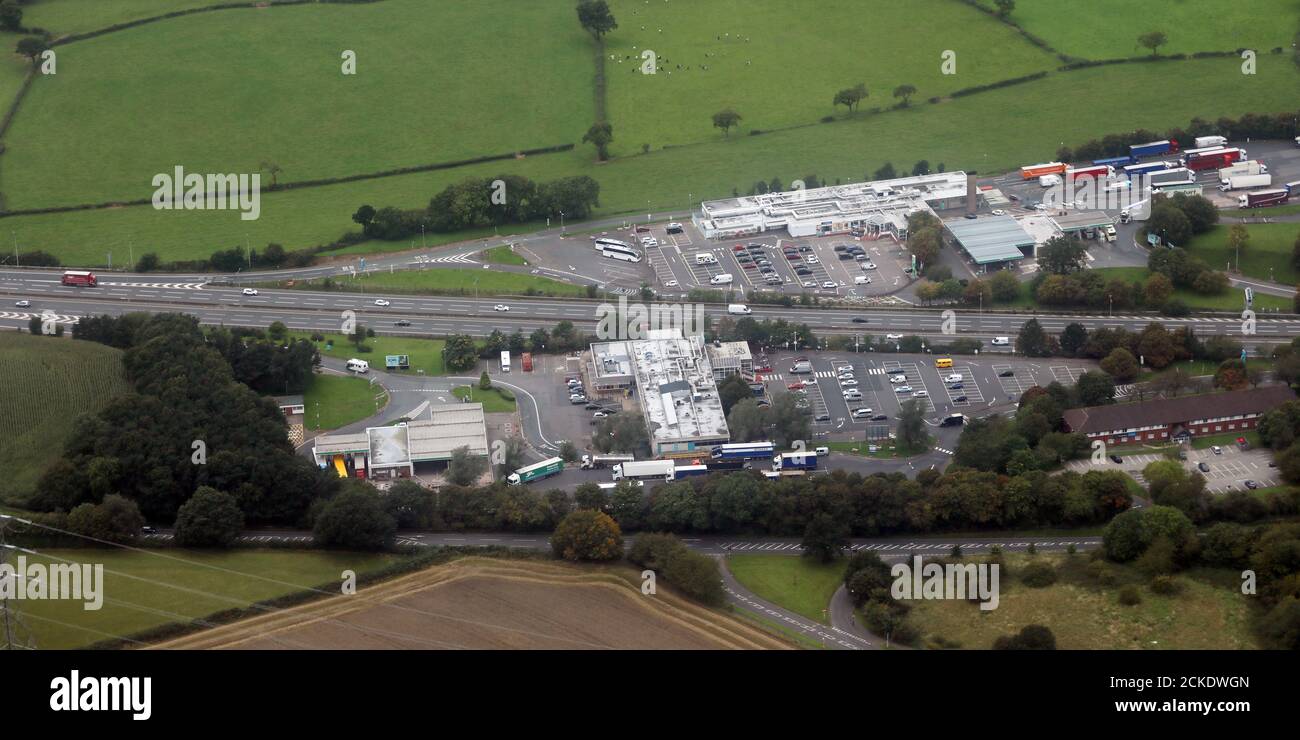 Luftaufnahme der Autobahnen Northbound & Moto Frankley Southbound Auf der M5 in der Nähe von Birmingham Stockfoto