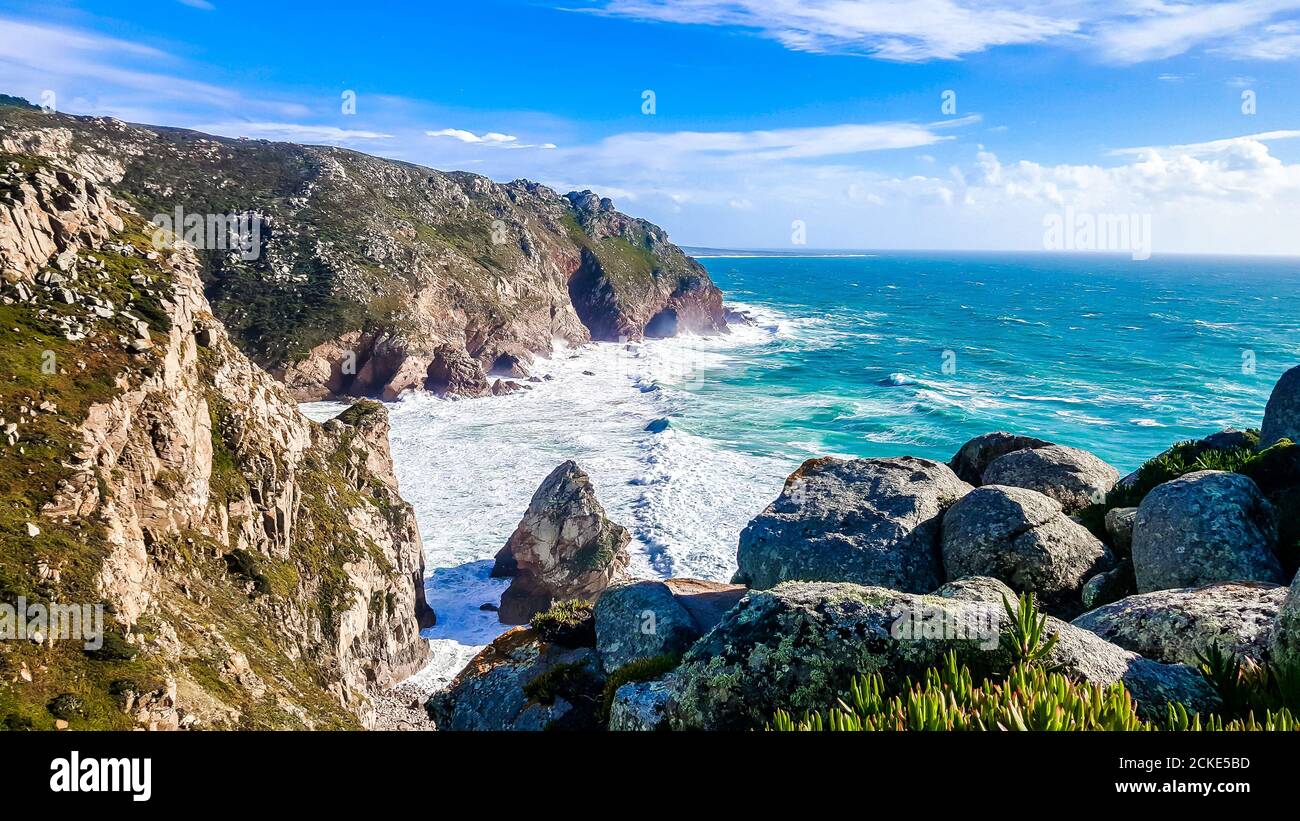 Cabo da Roca (Kap Roca), Portugal, der westlichste Punkt des europäischen Festlandes. Atlantik. Stockfoto