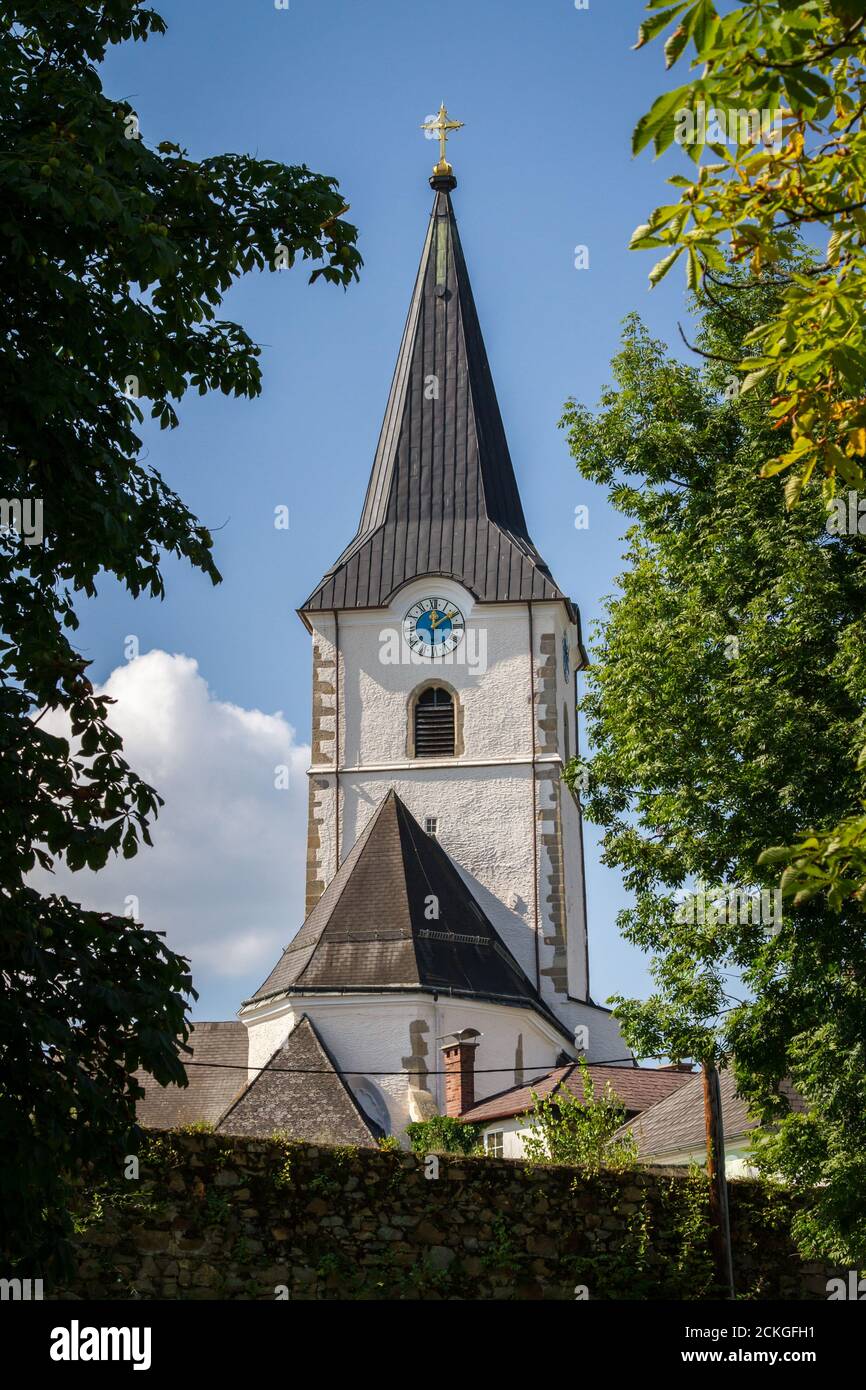 Pfarrkirche Hll. Peter und Paul, Pfarrkirche in Weitra, Waldviertel, Österreich Stockfoto