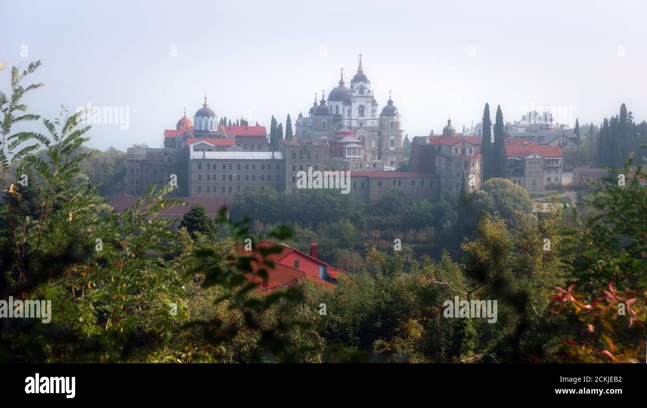 Malerische Landschaft von St. Andrews Skete, orthodoxe Kirche auf dem Berg Athos, Mazedonien, Griechenland Stockfoto