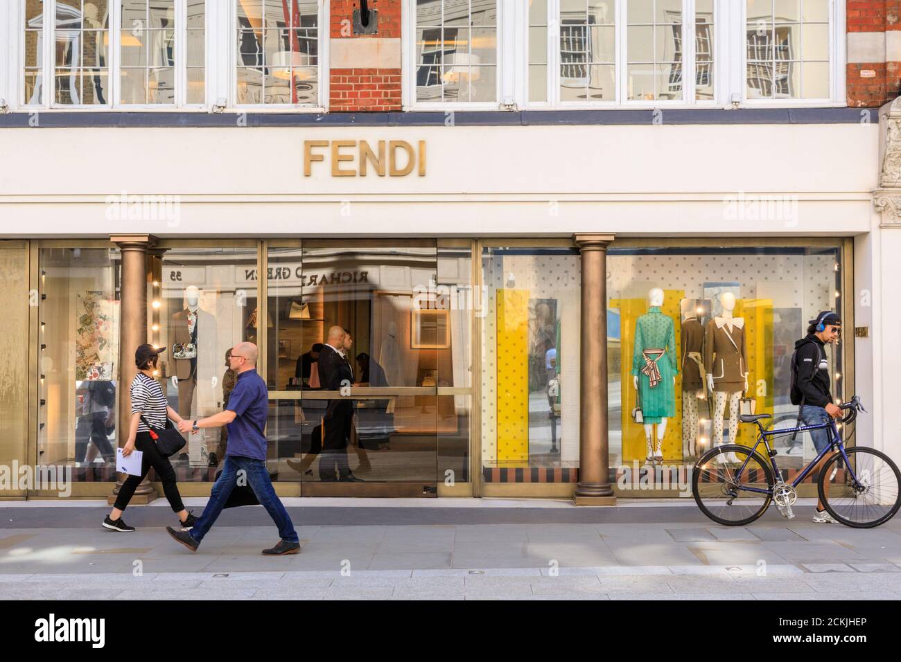 Fendi italienische Luxusmarke Mode und Einzelhandel, Shop außen in New Bond Street, Mayfair, London, Großbritannien Stockfoto