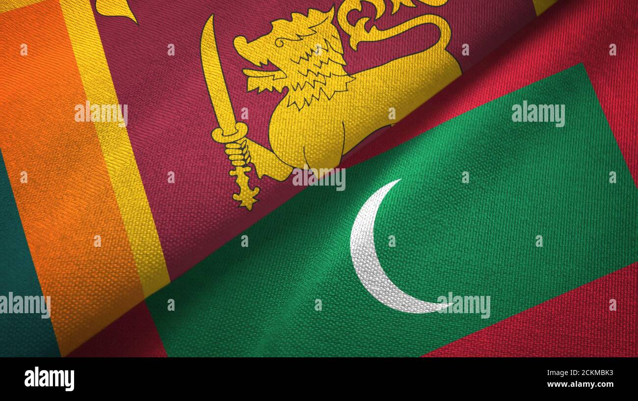 Sri Lanka und Malediven zwei Flaggen Textiltuch, Stoffstruktur Stockfoto