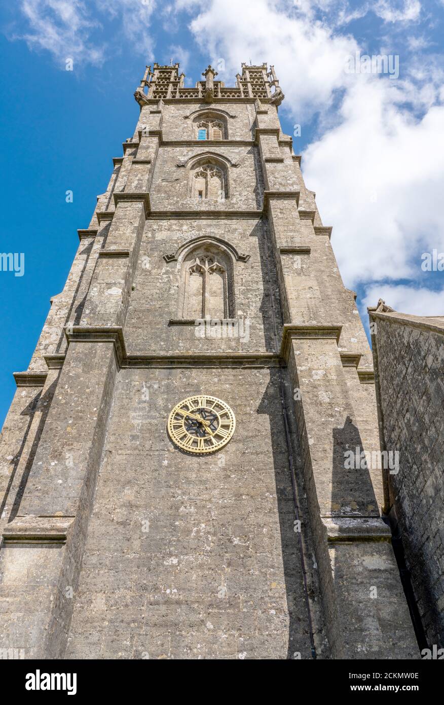Prachtvoller vierstufiger Turm der Pfarrkirche von Dundry St. Michael wurde von der Society of Merchant als Wahrzeichen erbaut Venturers of Bristol im Jahr 1484 Stockfoto Prachtvoller vierstufiger Turm der Pfarrkirche von Dundry St. Michael wurde von der Society of Merchant als Wahrzeichen erbaut Venturers of Bristol im Jahr 1484 Stockfoto