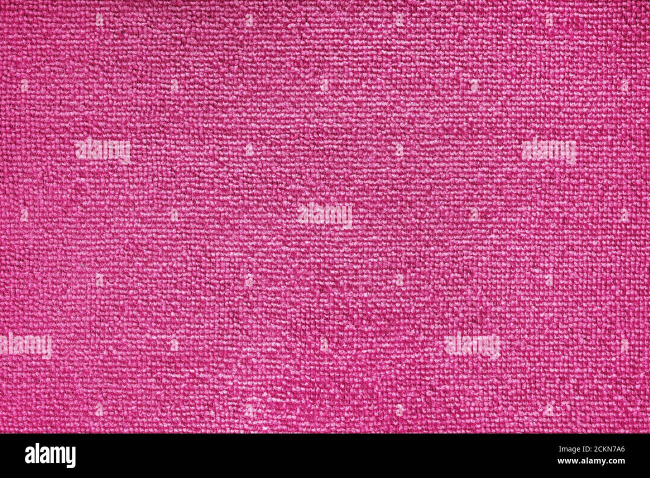 Reinigung Microfaser-Muster. Violette Microfaser-Textur aus Polyester. Kunstfasermaterial Reinigungstuch für Staub oder Küche Draufsicht Stockfoto