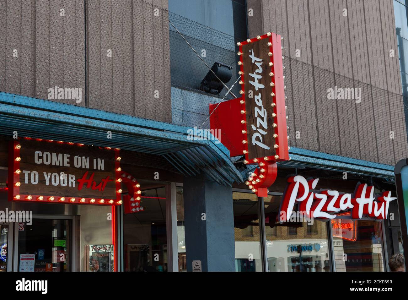 Uxbridge, London Borough of Hillingdon, Großbritannien. September 2020. Pizza Hut hat die Schließung von 29 Restaurants in Großbritannien nach den finanziellen Auswirkungen des Coronavirus angekündigt. Quelle: Maureen McLean/Alamy Stockfoto