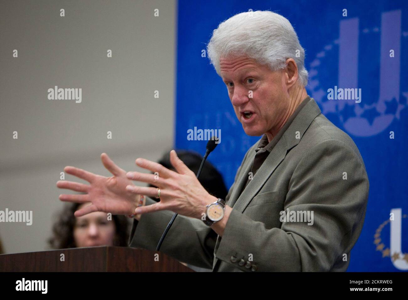 Austin, TX 14. Februar 2009: Der ehemalige Präsident Bill Clinton veranstaltet die zweite jährliche Clinton Global Initiative University, eine Konferenz, an der mehr als 1,000 Studenten teilnehmen, um Maßnahmen gegen globale Herausforderungen wie Armut, Hunger, Energie, Klimawandel und globale Gesundheit zu ergreifen. ©Bob Daemmrich Stockfoto