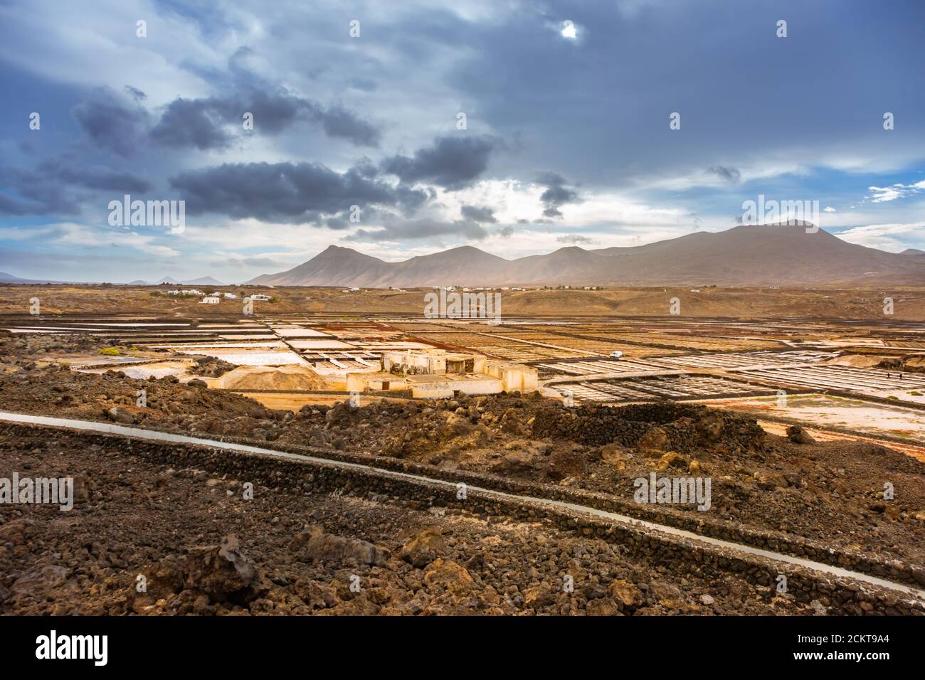 Salinas de Janubio, alte Salz Bergbau auf Lanzarote, Kanarische Inseln, Spanien. Stockfoto