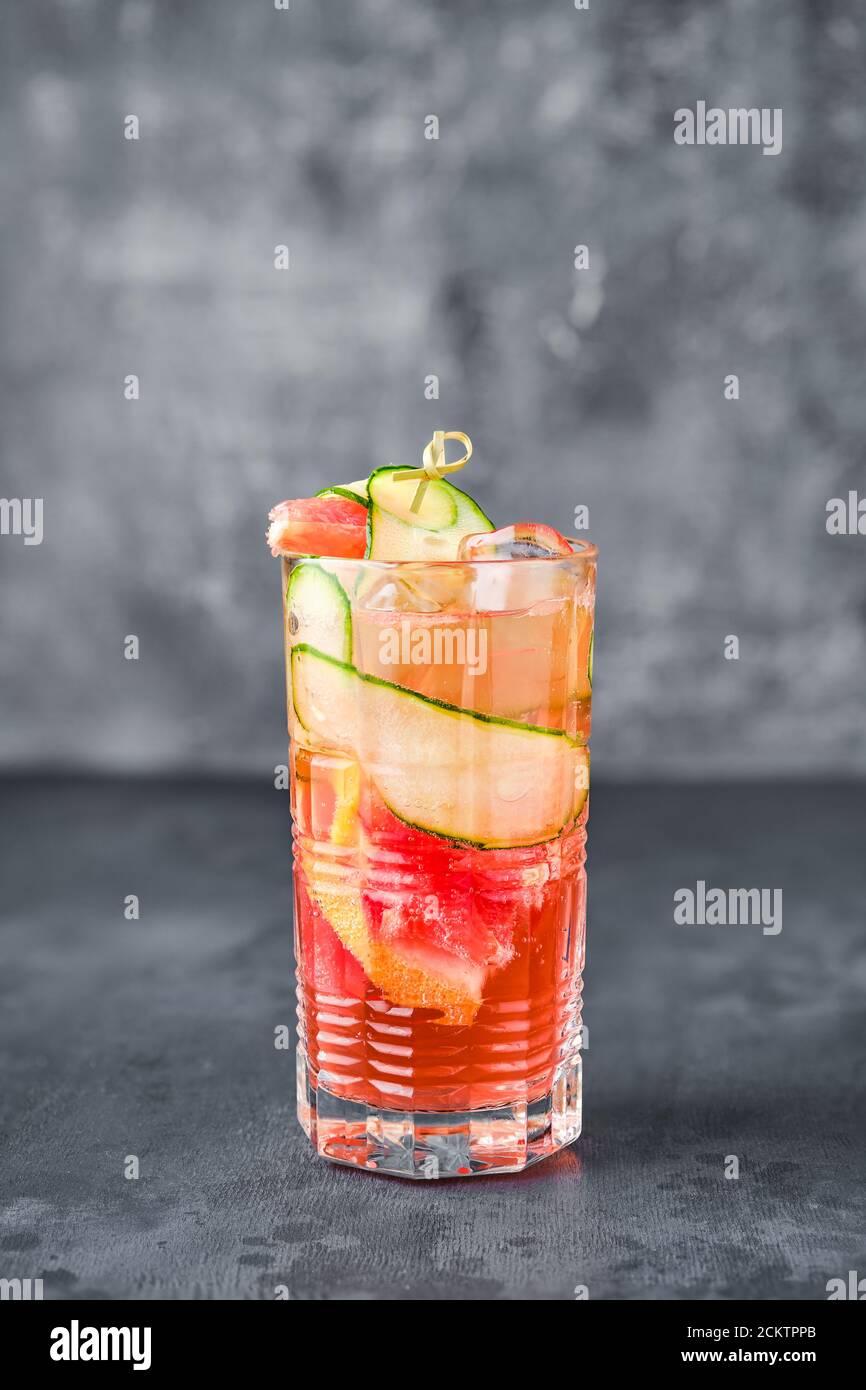 Cocktail mit wodka -Fotos und -Bildmaterial in hoher Auflösung – Alamy